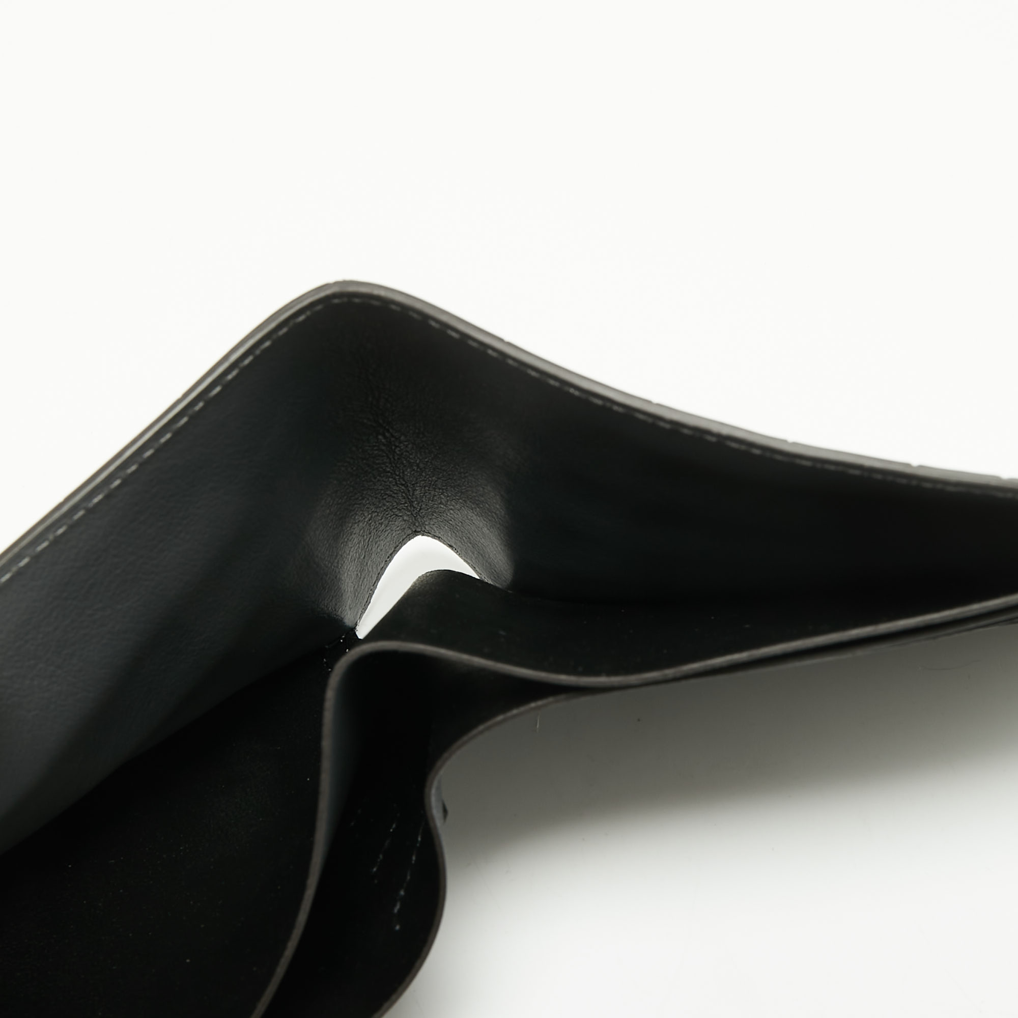 

Cartier Grey Alligator Leather Must de Cartier Bifold Wallet