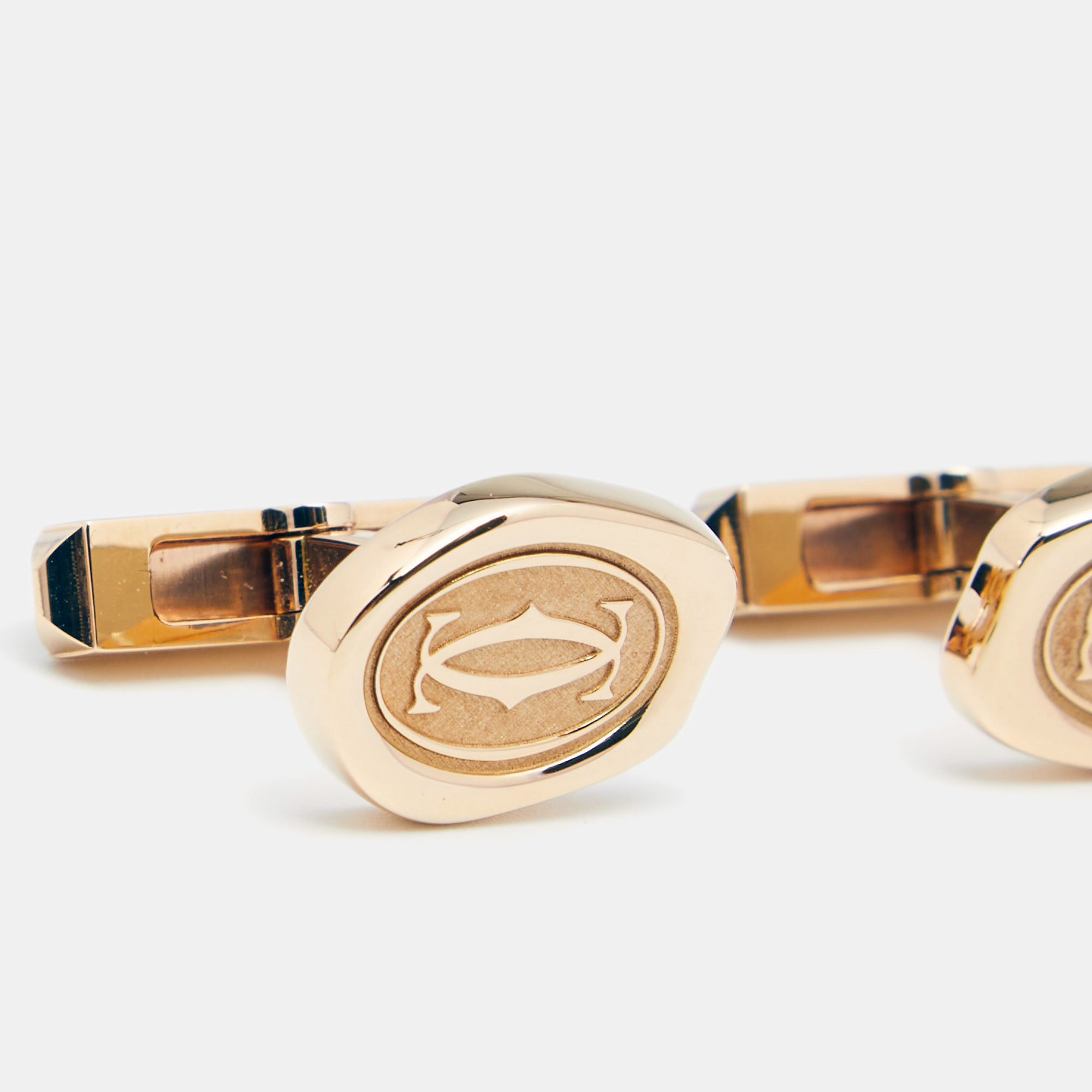 

Cartier Wax Seal Motif 18K Yellow Gold Cufflinks