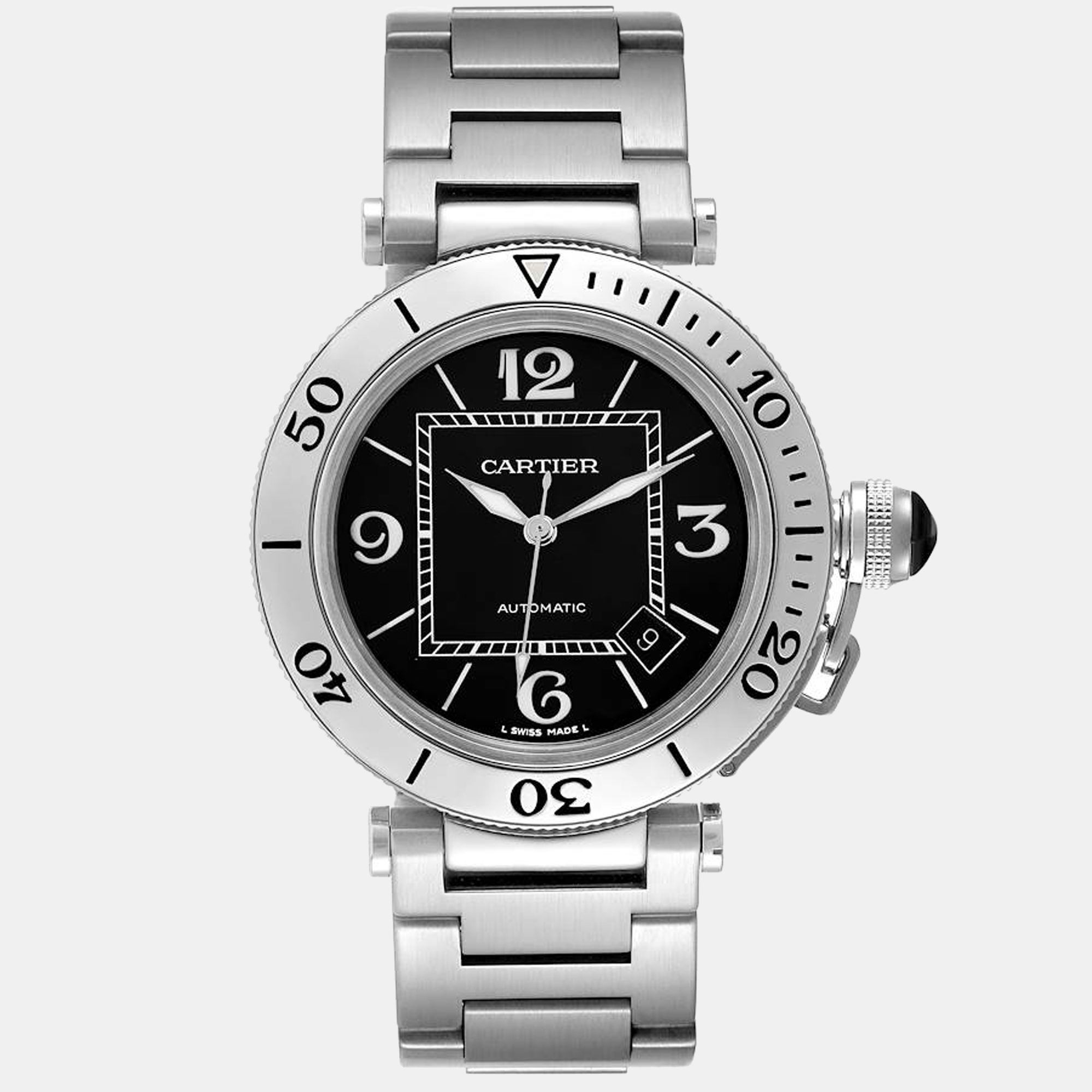 This authentic Cartier watch is characterized by skillful craftsmanship and understated charm. Meticulously constructed to tell time in an elegant way it comes in a sturdy case and flaunts a seamless blend of innovative design and flawless style.