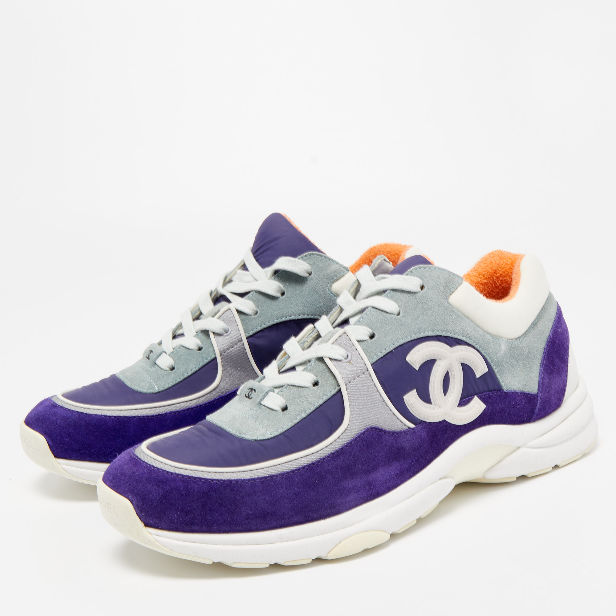 

Chanel Multicolor Suede and Fabric CC Sneakers Size