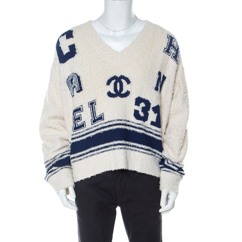 Herenhuis Bad Dapperheid Chanel Cream & Blue Cotton-Silk Blend Knitted Boucle Finish Varsity Sweater  M Chanel | TLC