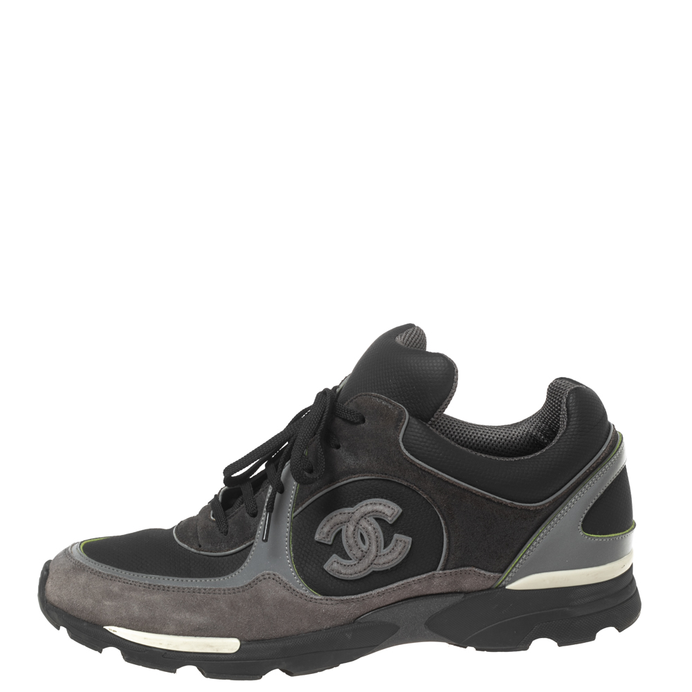

Chanel Grey/Black Suede and Leather CC Low-Top Sneakers Size