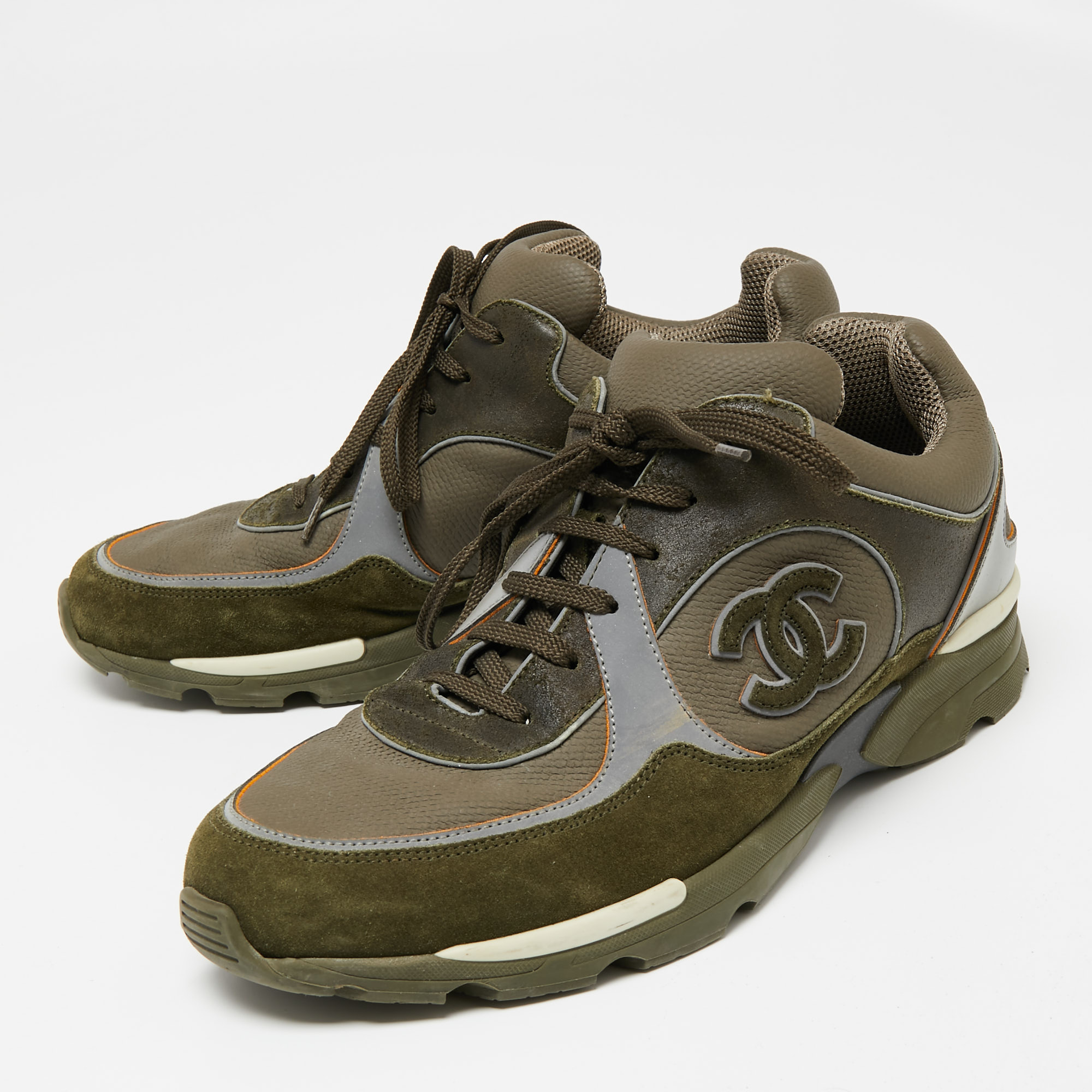

Chanel Multicolor Suede and Leather CC Low-Top Sneakers Size