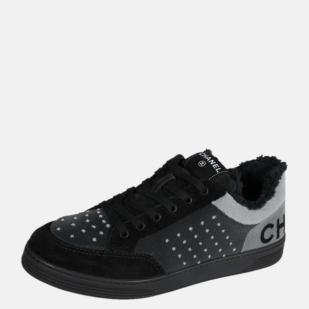 

Chanel Black/Grey Interlocking CC Logo Leather Sneakers EU