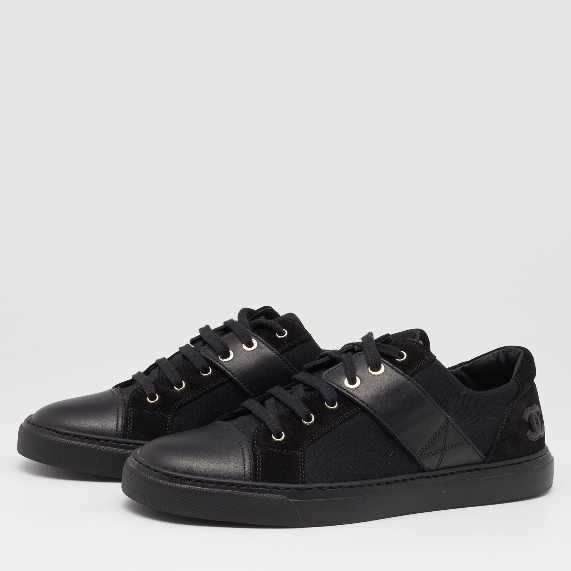 

Chanel Black Leather and Canvas CC Low Top Sneakers Size
