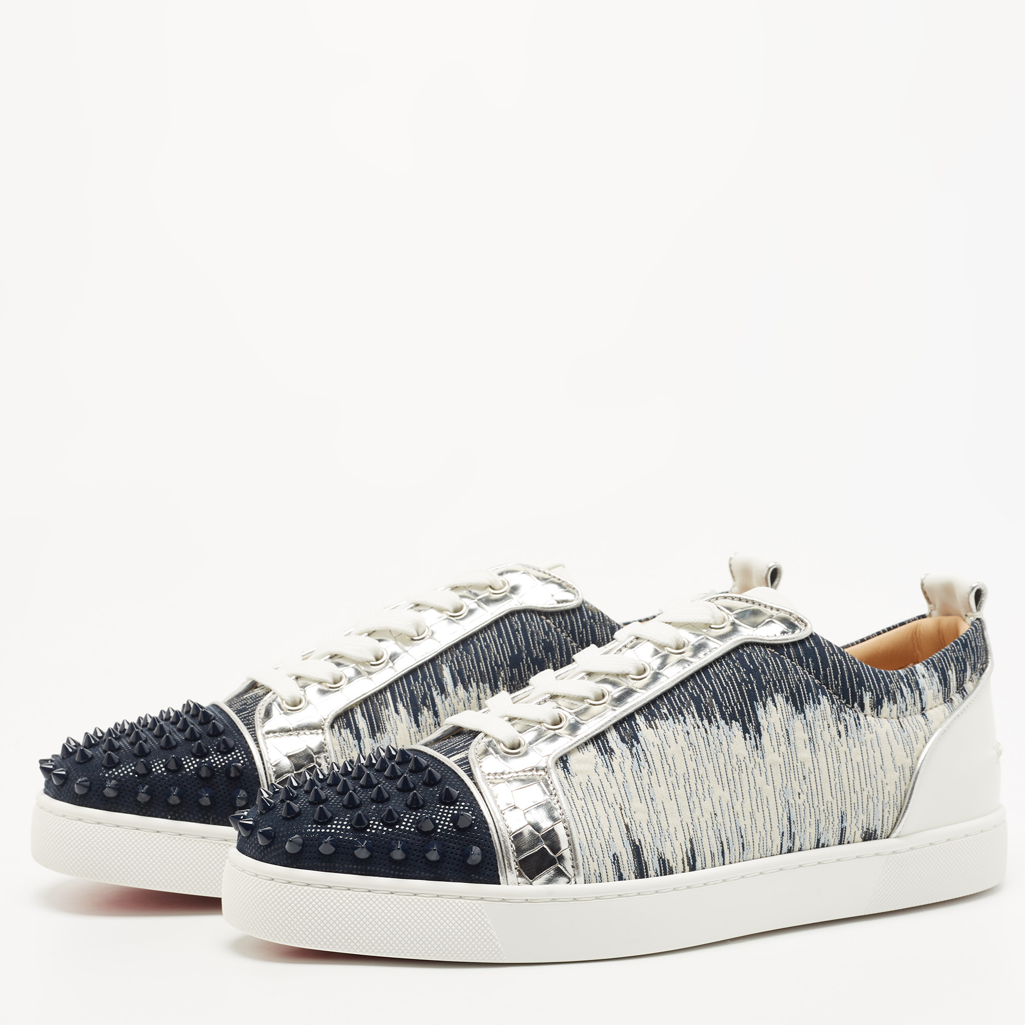 

Christian Louboutin Blue/Silver Textured Canvas and Leather Louis Junior Spikes Orlato Low Top Sneakers Size