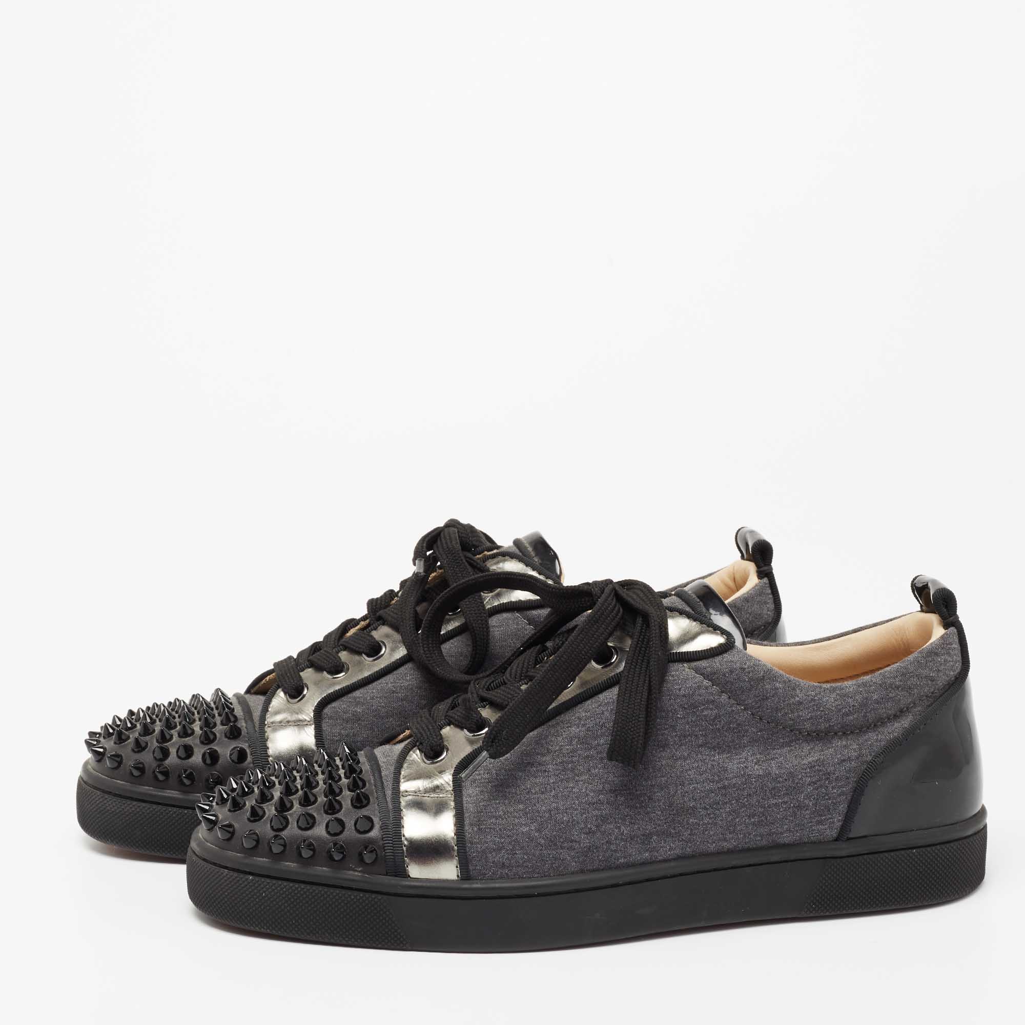 

Christian Louboutin Grey/Black Fabric, Patent and Leather Junior Louis Spikes Low-Top Sneakers Size