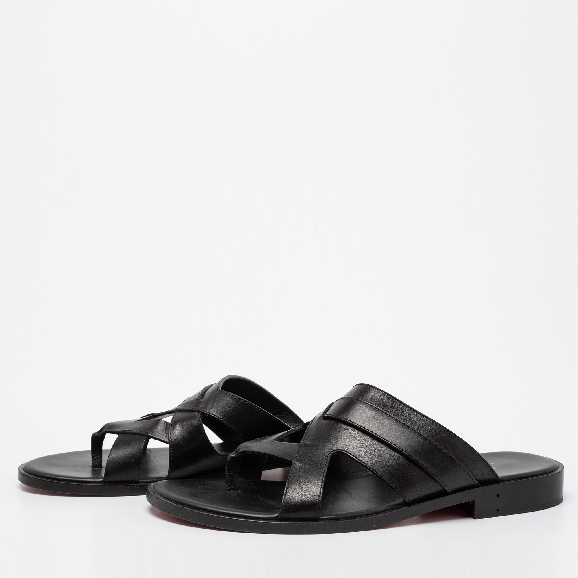 

Christian Louboutin Black Leather Sinouhe Thong Flat Sandals Size
