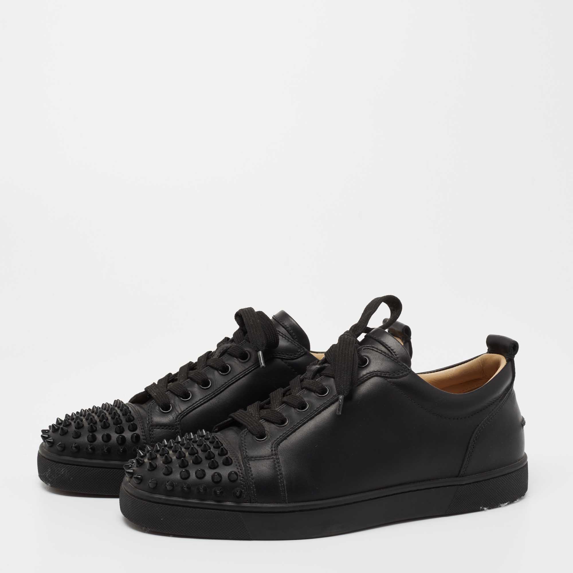 

ChrIstian Louboutin Black Leather Louis Junior Spikes Sneakers Size