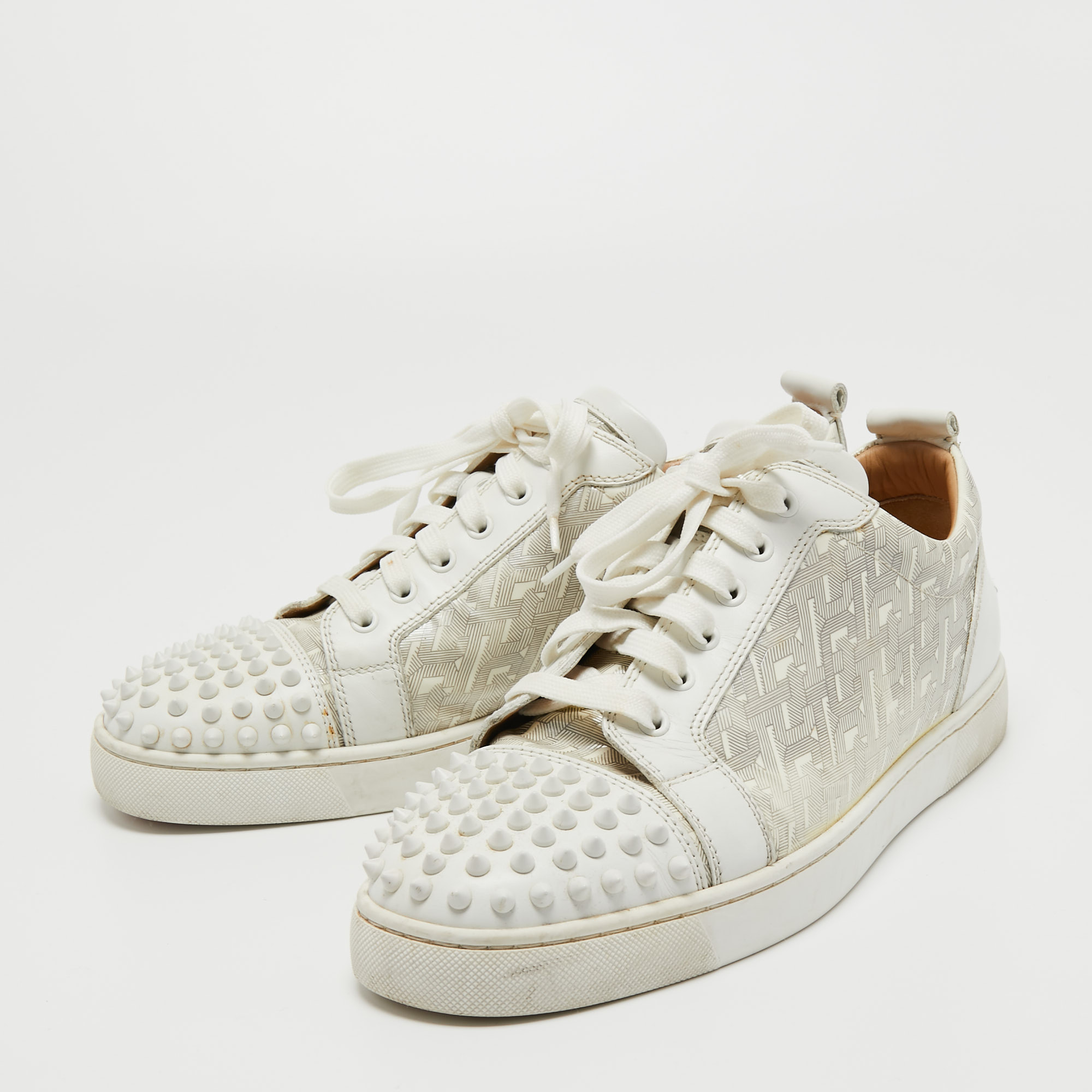 

Christian Louboutin White Leather and Printed Patent Leather Louis Junior Spikes Low Top Sneakers Size