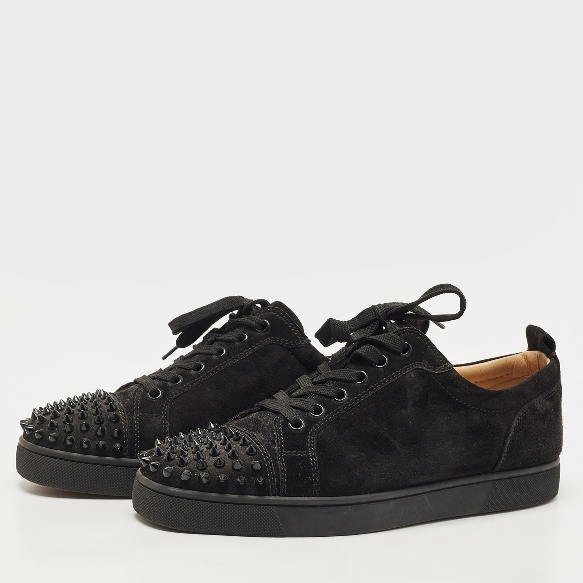 

Christian Louboutin Black Suede Louis Junior Spike Low Top Sneakers Size