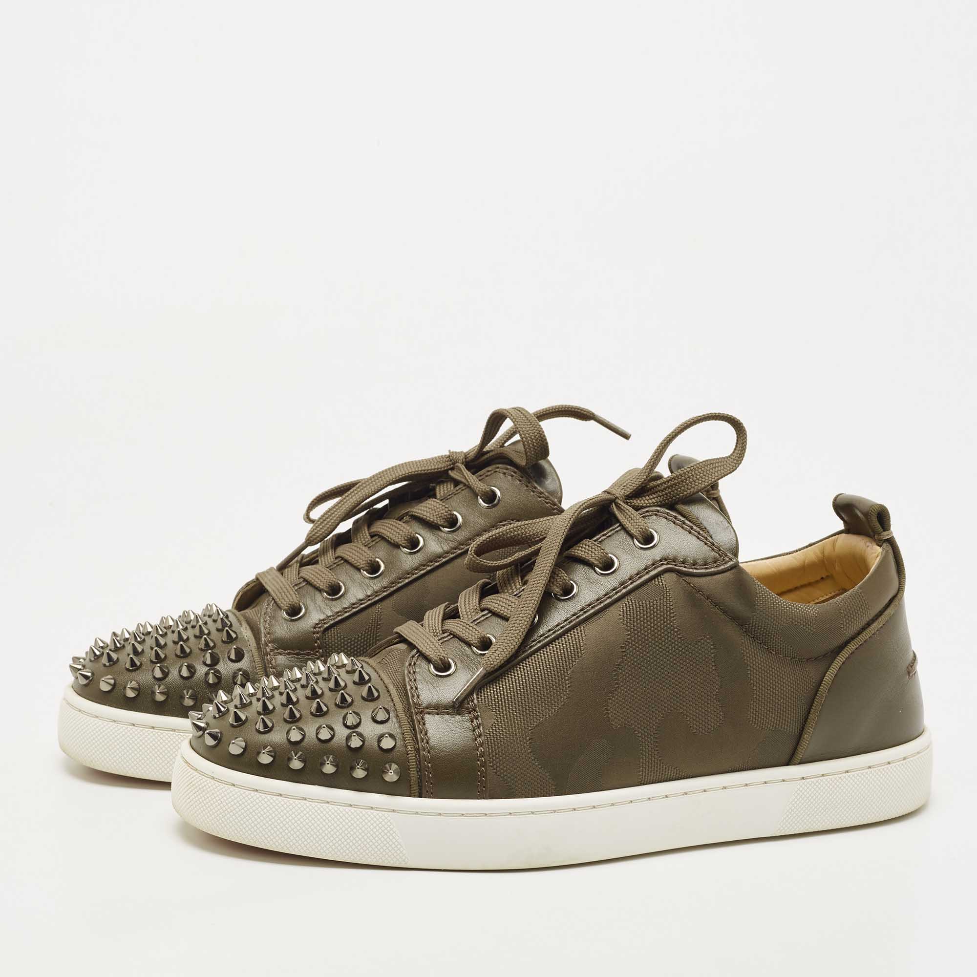 

Christian Louboutin Army Green Leather and Canvas Louis Junior Spike Sneakers Size