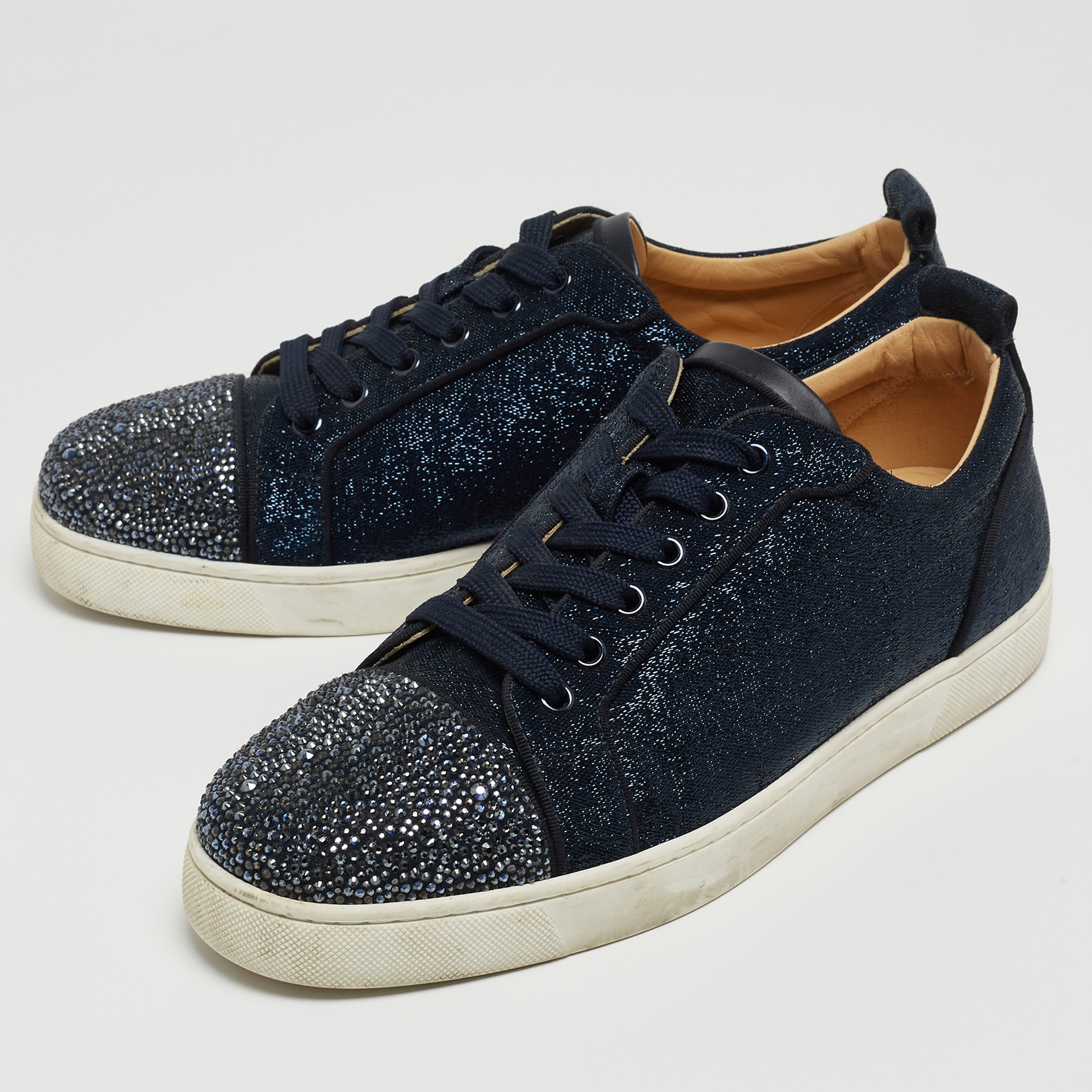

Christian Louboutin Navy Blue Lurex Fabric and Crystal Embellished Cap Toe Louis Junior Sneakers Size