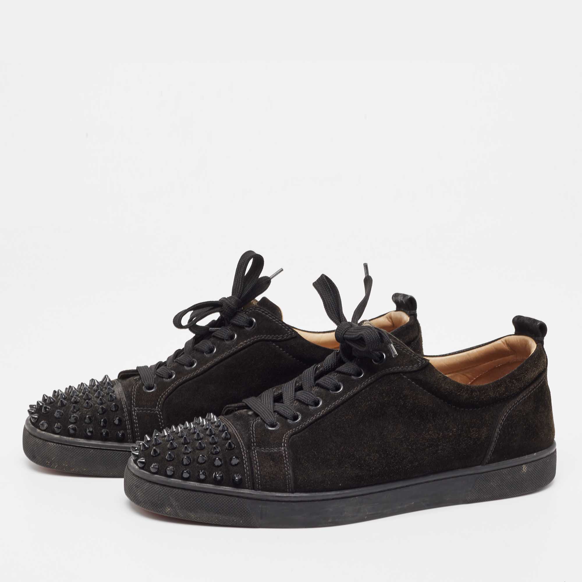 

Christian Louboutin Black Suede Louis Junior Spike Low Top Sneakers Size