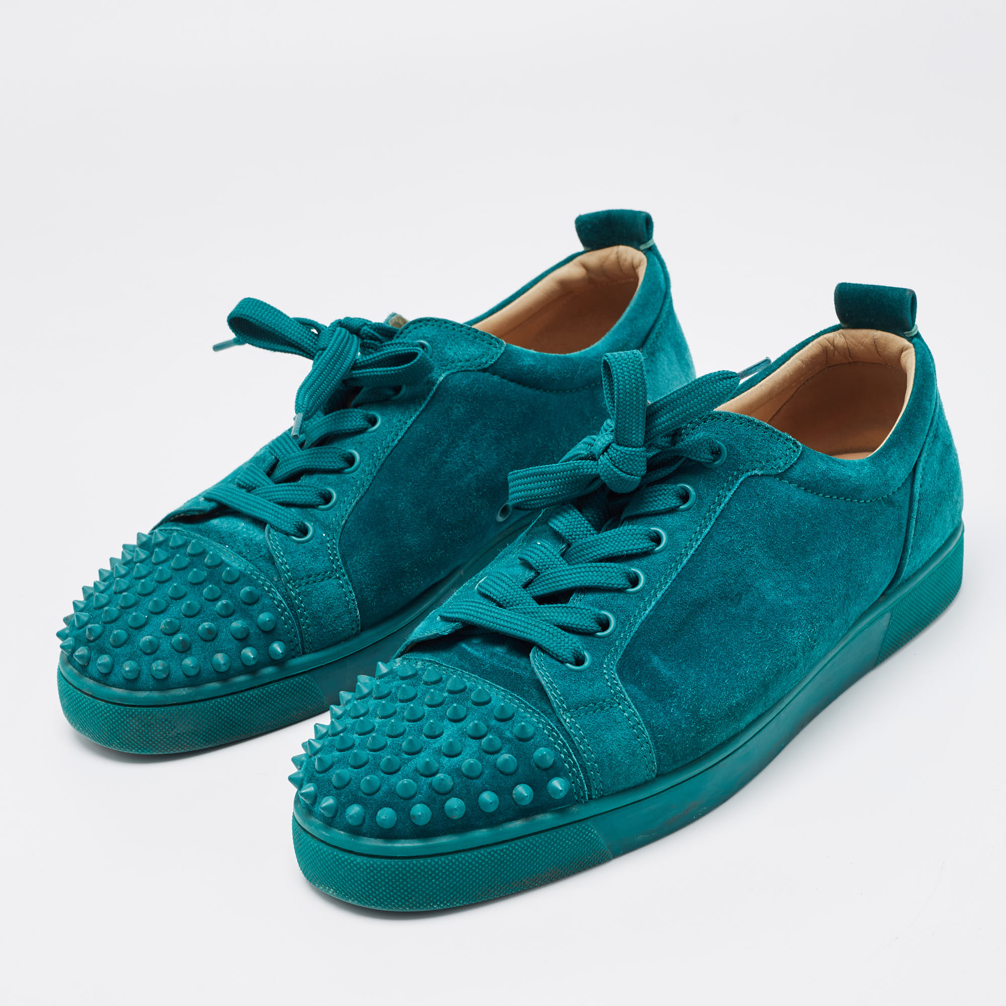 

Christian Louboutin Green Suede Louis Junior Spike Low Top Sneakers Size