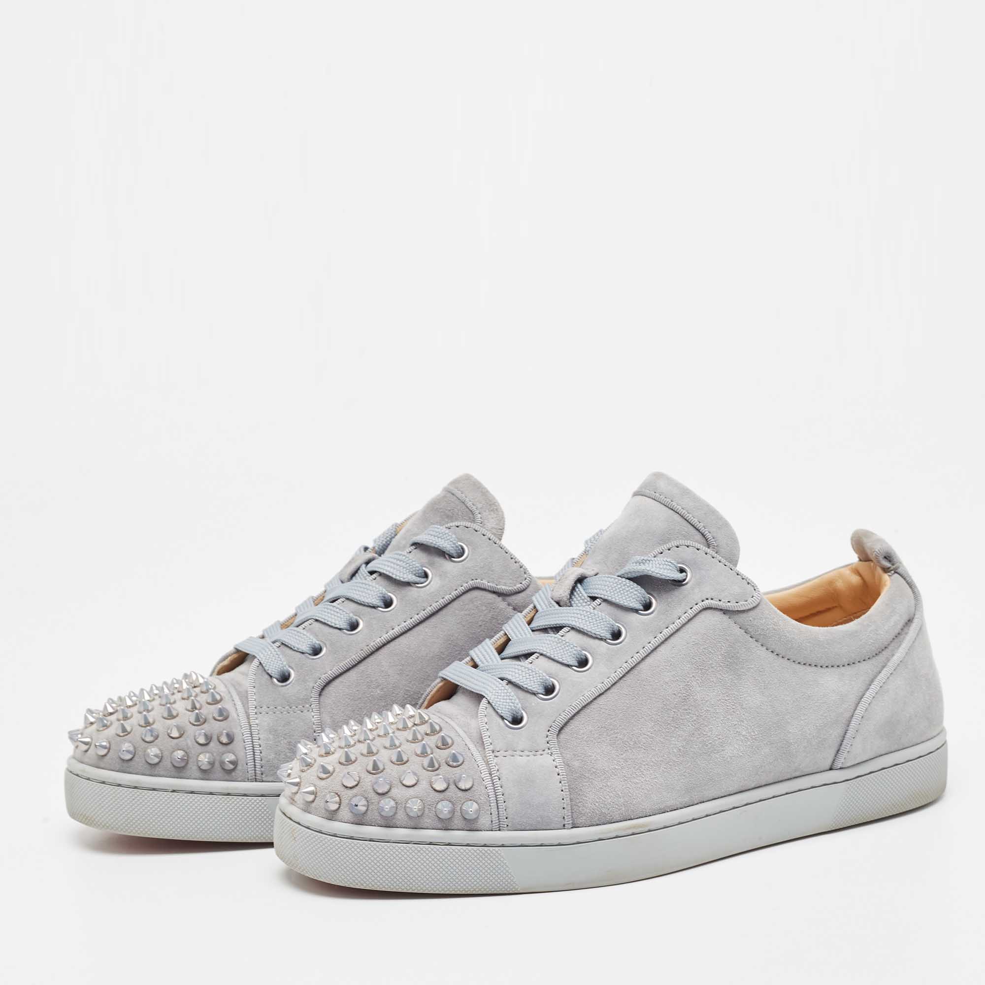 

Christian Louboutin Grey Suede Louis Junior Spike Low Top Sneakers Size