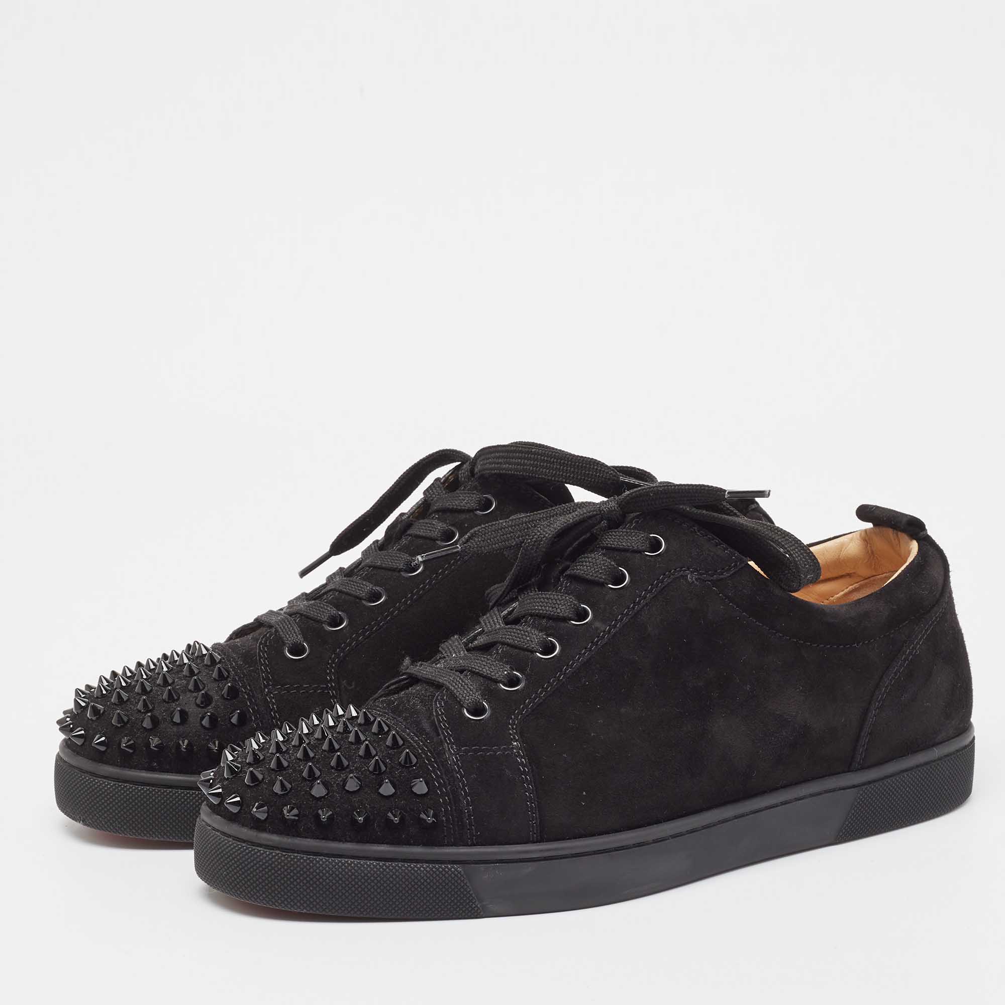 

Christian Louboutin Black Suede Louis Junior Spikes Sneakers Size