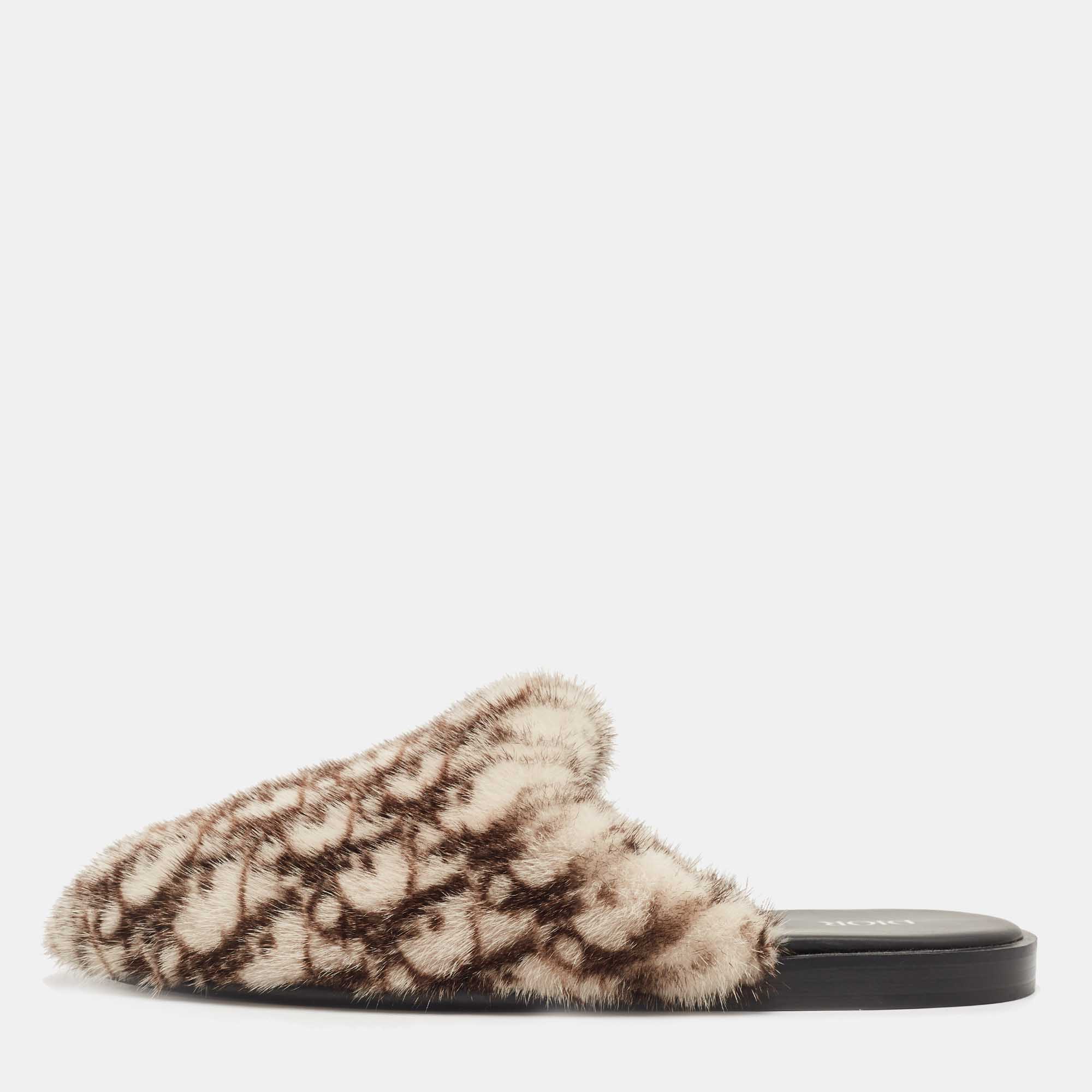 

Dior Beige/White Fur Mink Mules Size, Brown