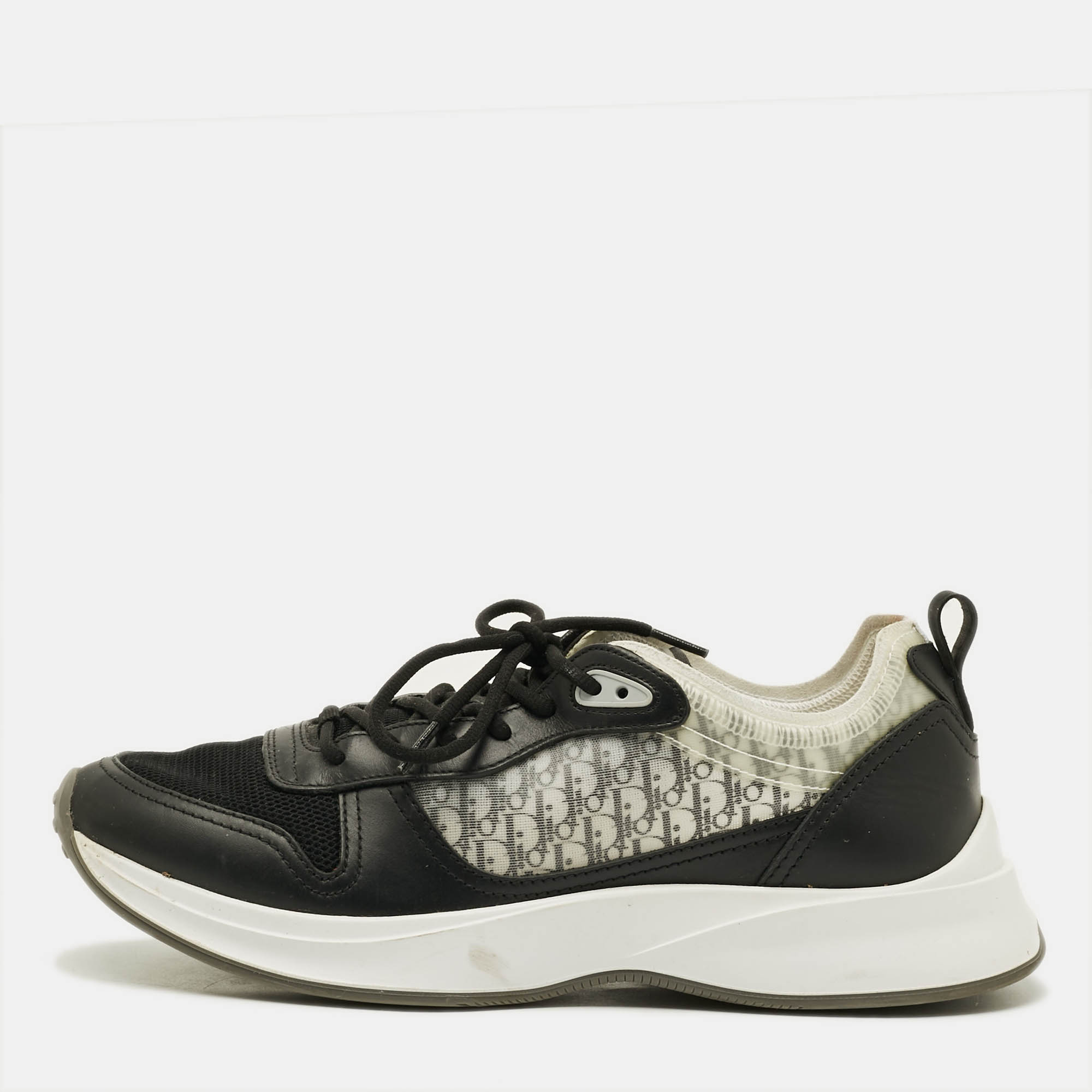 

Dior B25 Size  Black Leather and Mesh Lace Up Sneakers