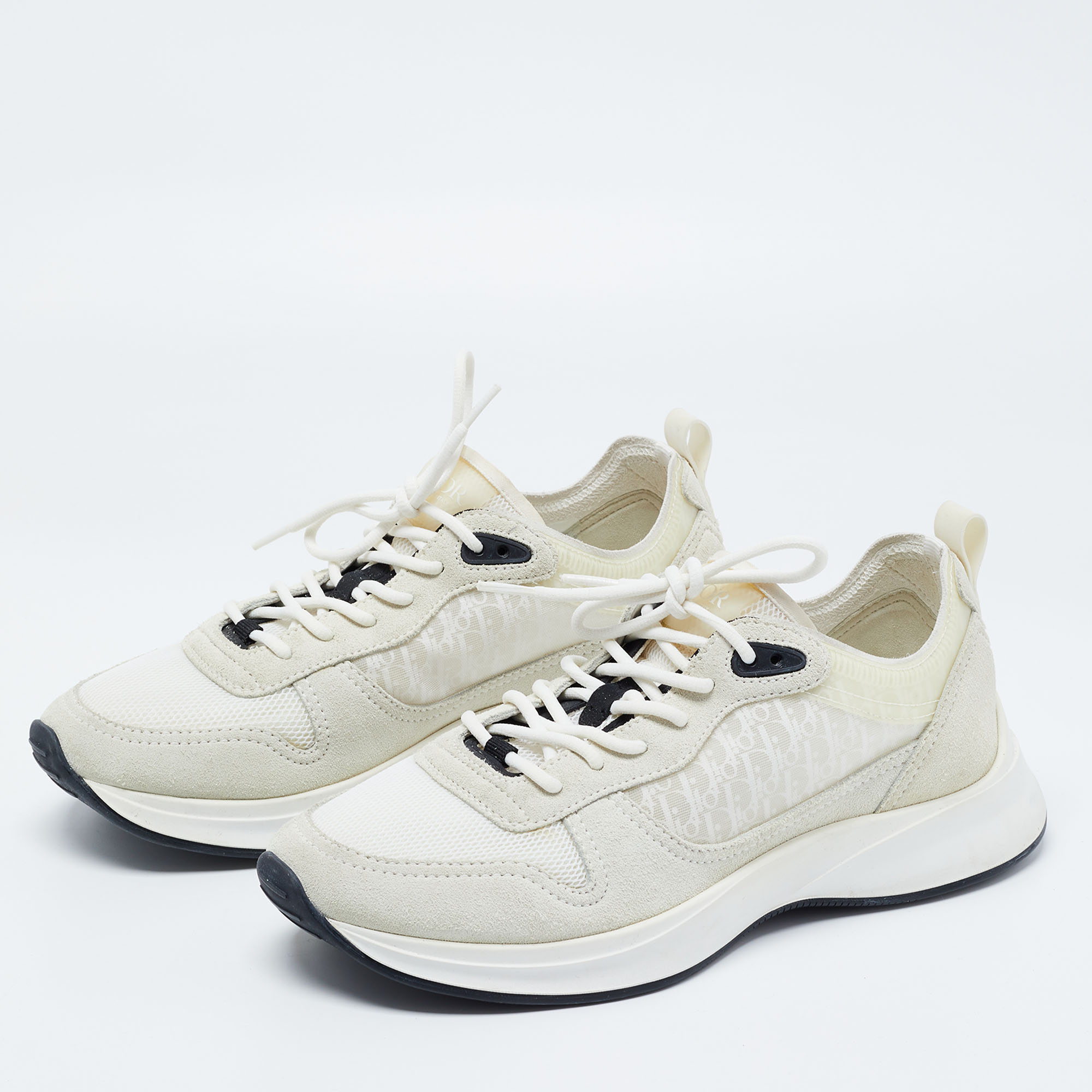 

Dior White/Light Grey Oblique Mesh and Suede B25 Sneakers Size