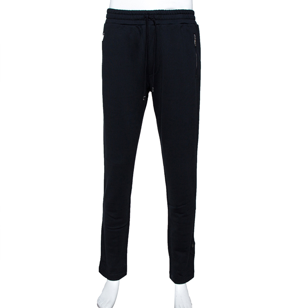 Pre Owned بنطلون رياضي دولتشي أند غابانا مزين بلوحة فضية محفور عليها شعار الماركة قطن أزرق كحلي مقاس إيطالي 50