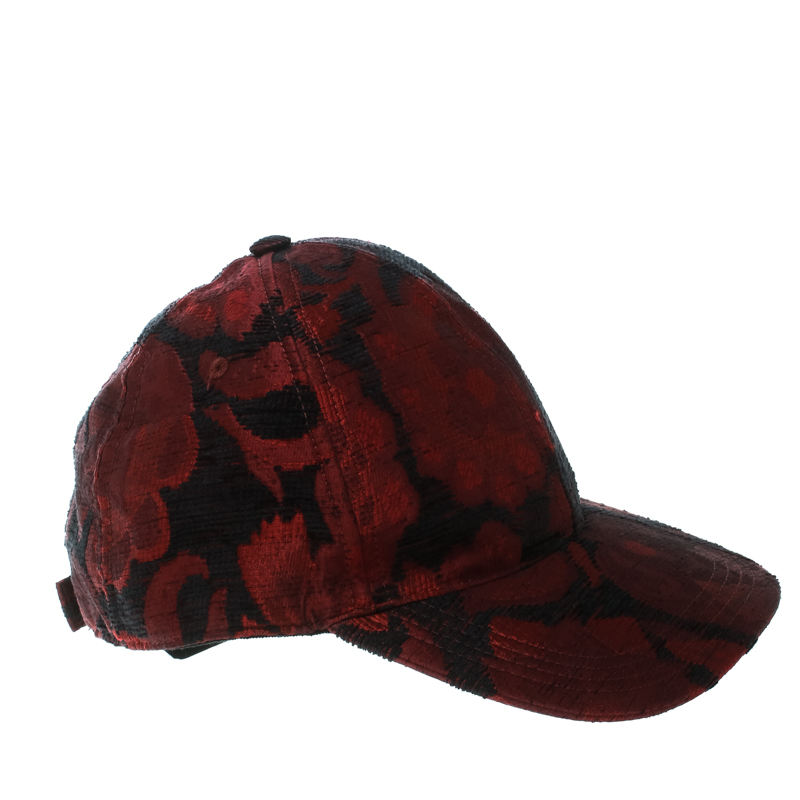 Pre Owned قبعة دولتشي أند غابانا بنقوش جاكارد وردة سوداء وعنابية مقاس 58