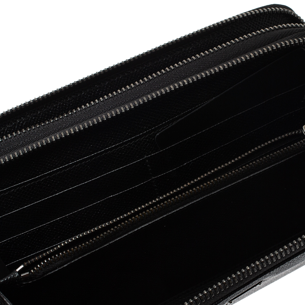 

Dolce & Gabbana Black Saffiano Leather Double Zip Wrist Clutch