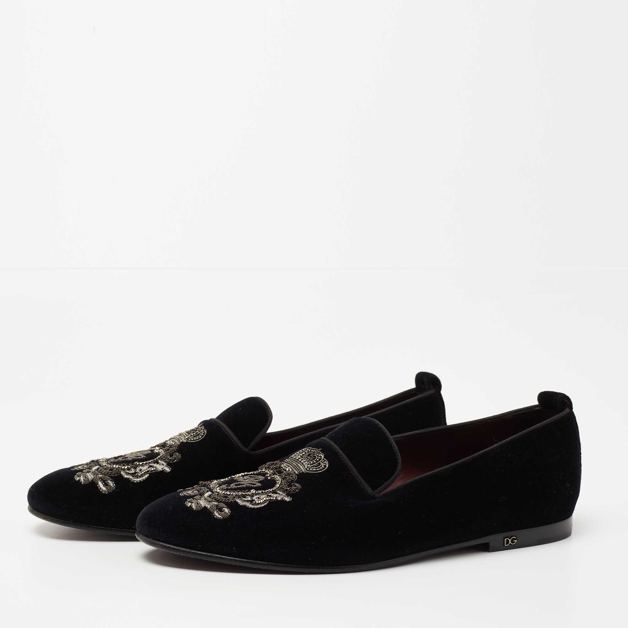 

Dolce & Gabbana Black Velvet Crest Bead Embroidered Loafers Size