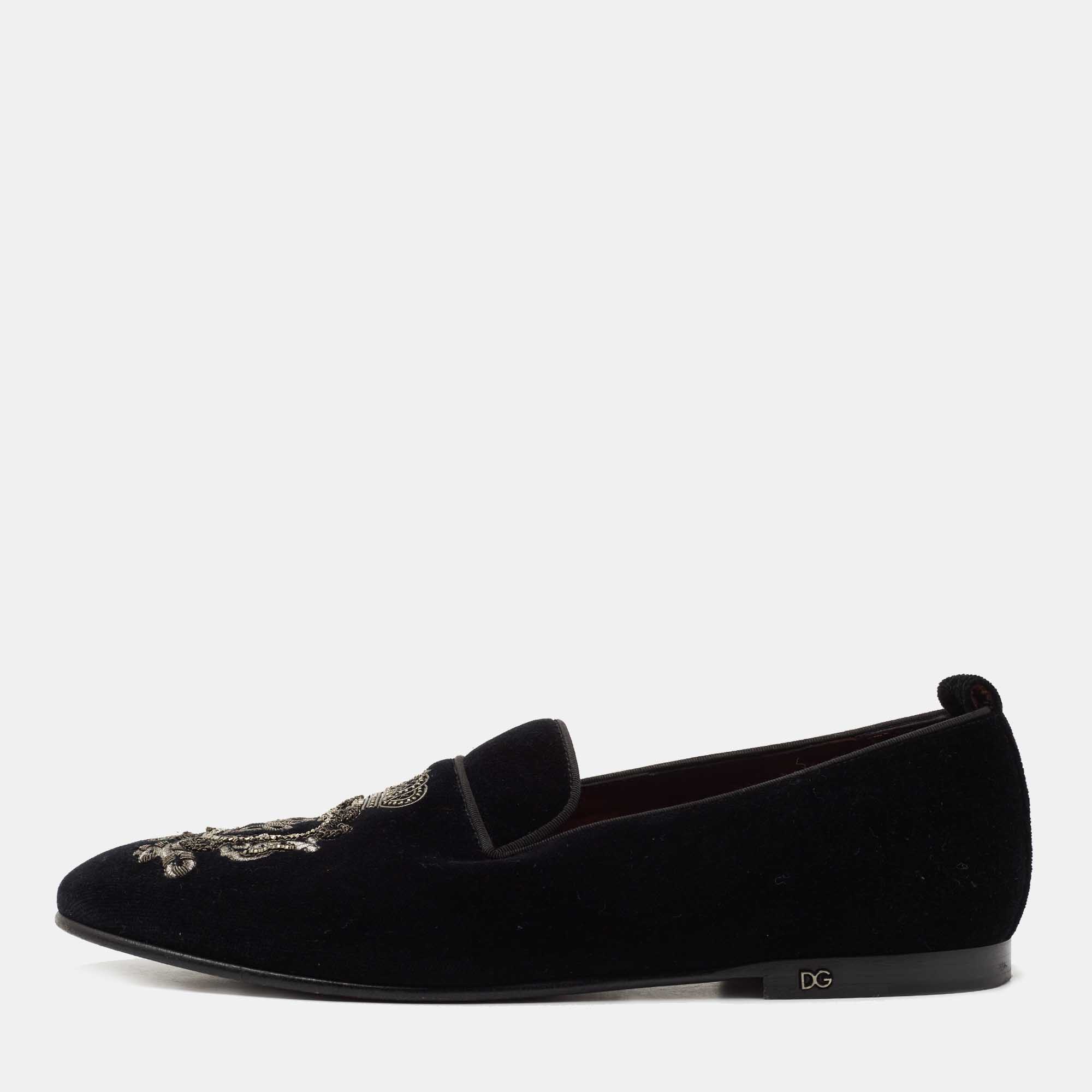 Pre Owned Dolce & Gabbana Black Velvet Crest Bead Embroidered Loafers Size 43 