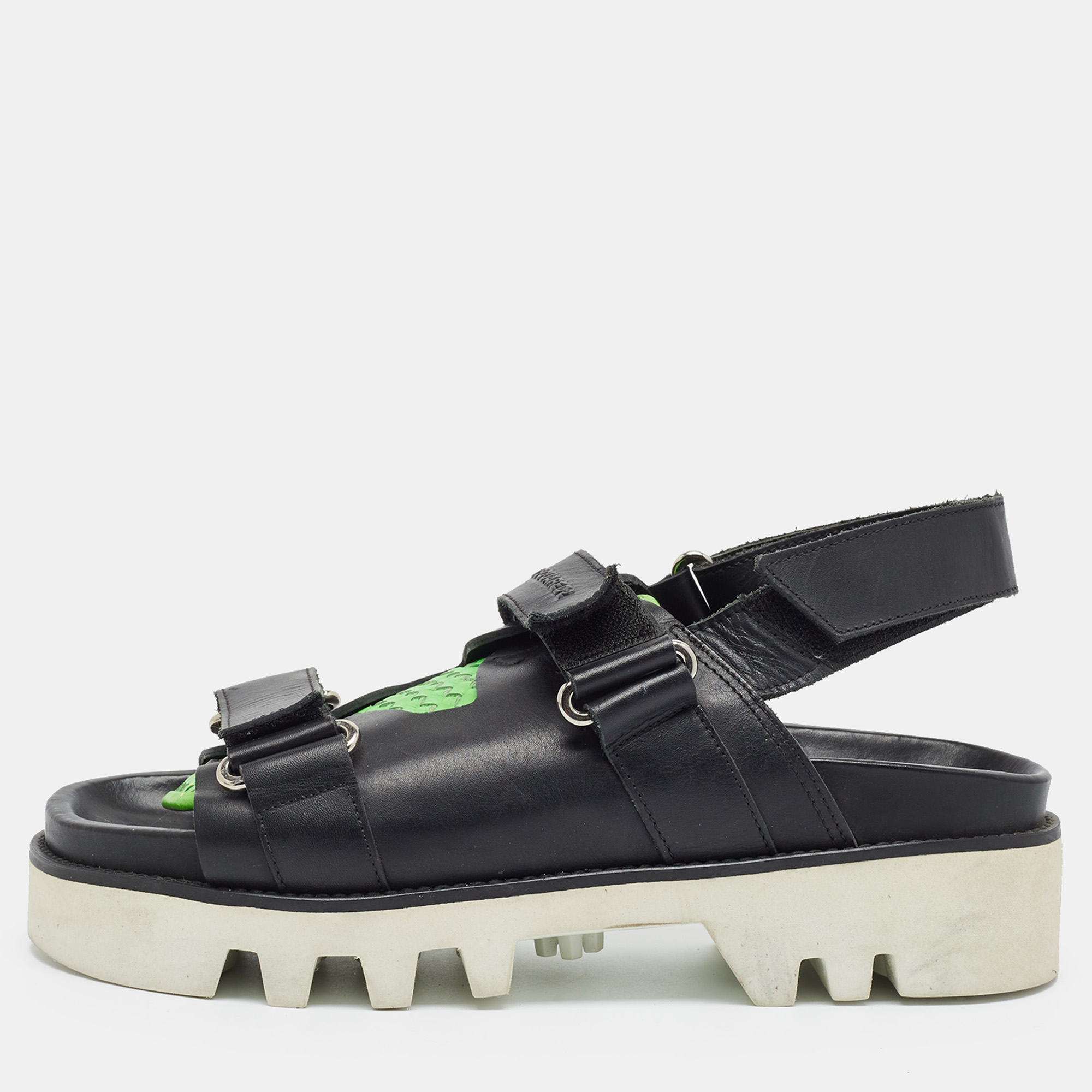 

Dsquared2 Size  Black Leather Flat Slingback Sandals