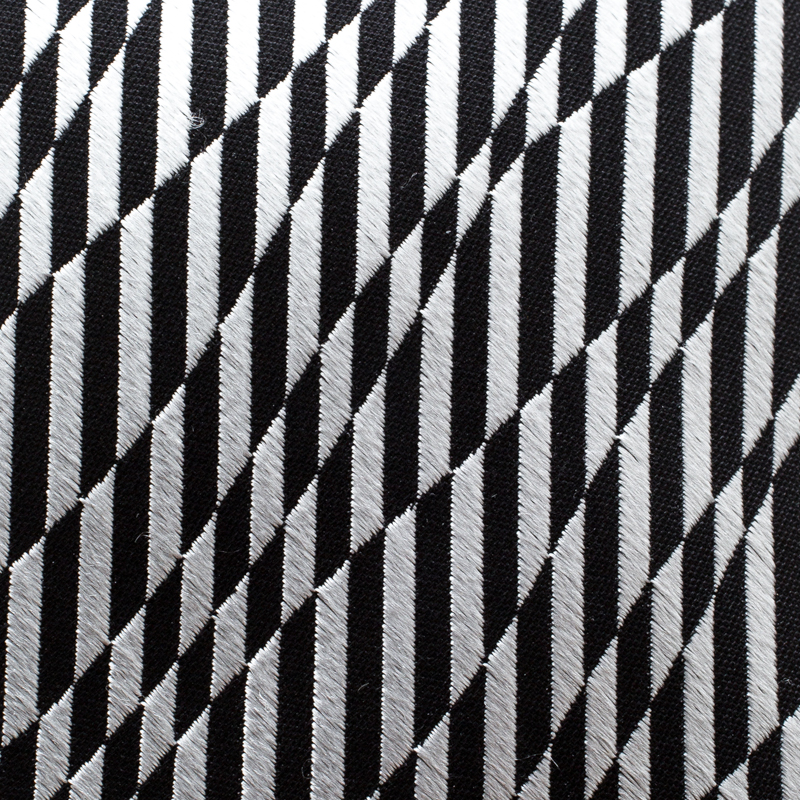 

Ermenegildo Zegna Black and Grey Striped Patterned Silk Jacquard Tie