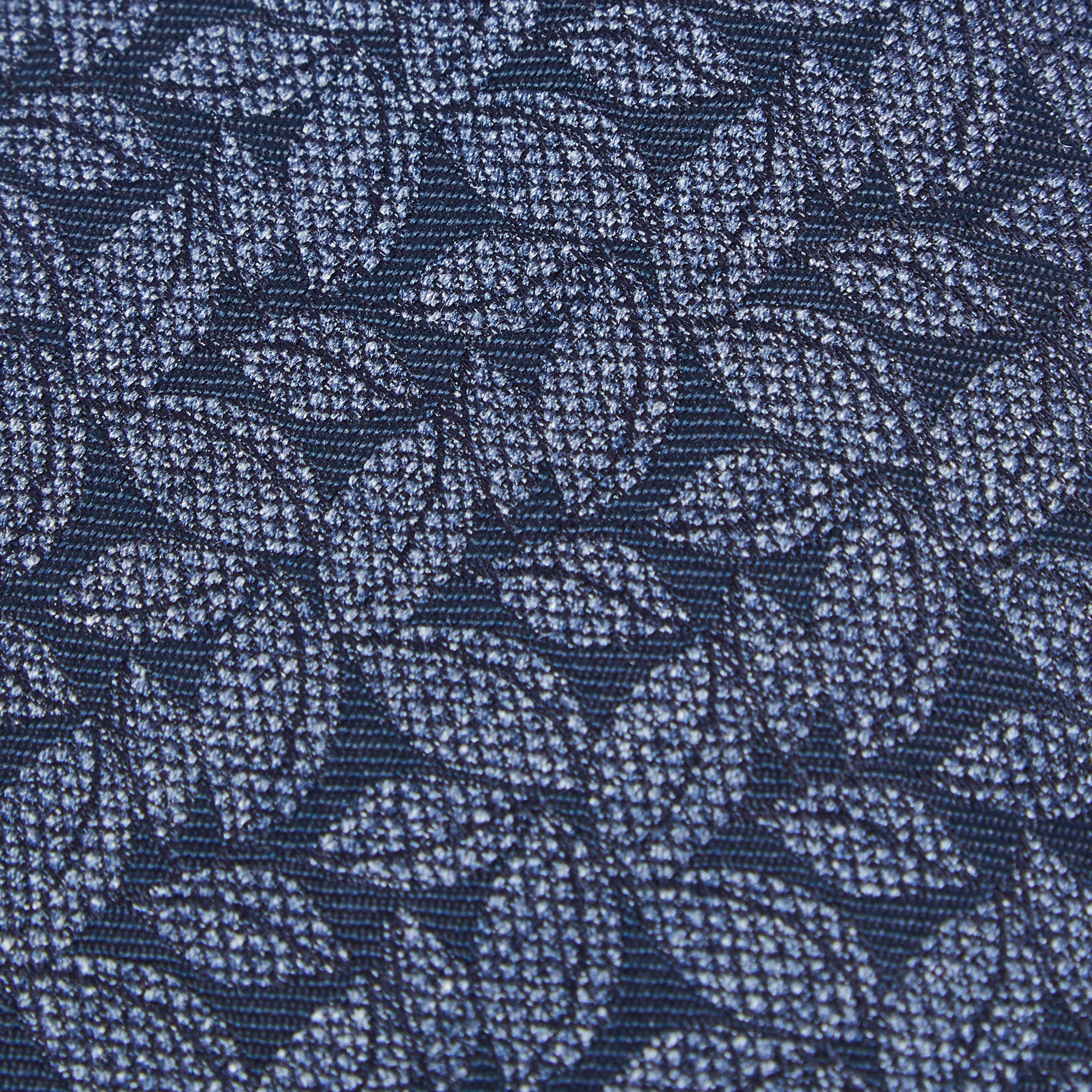 

Ermenegildo Zegna Blue Leaf Motif Jacquard Silk Tie