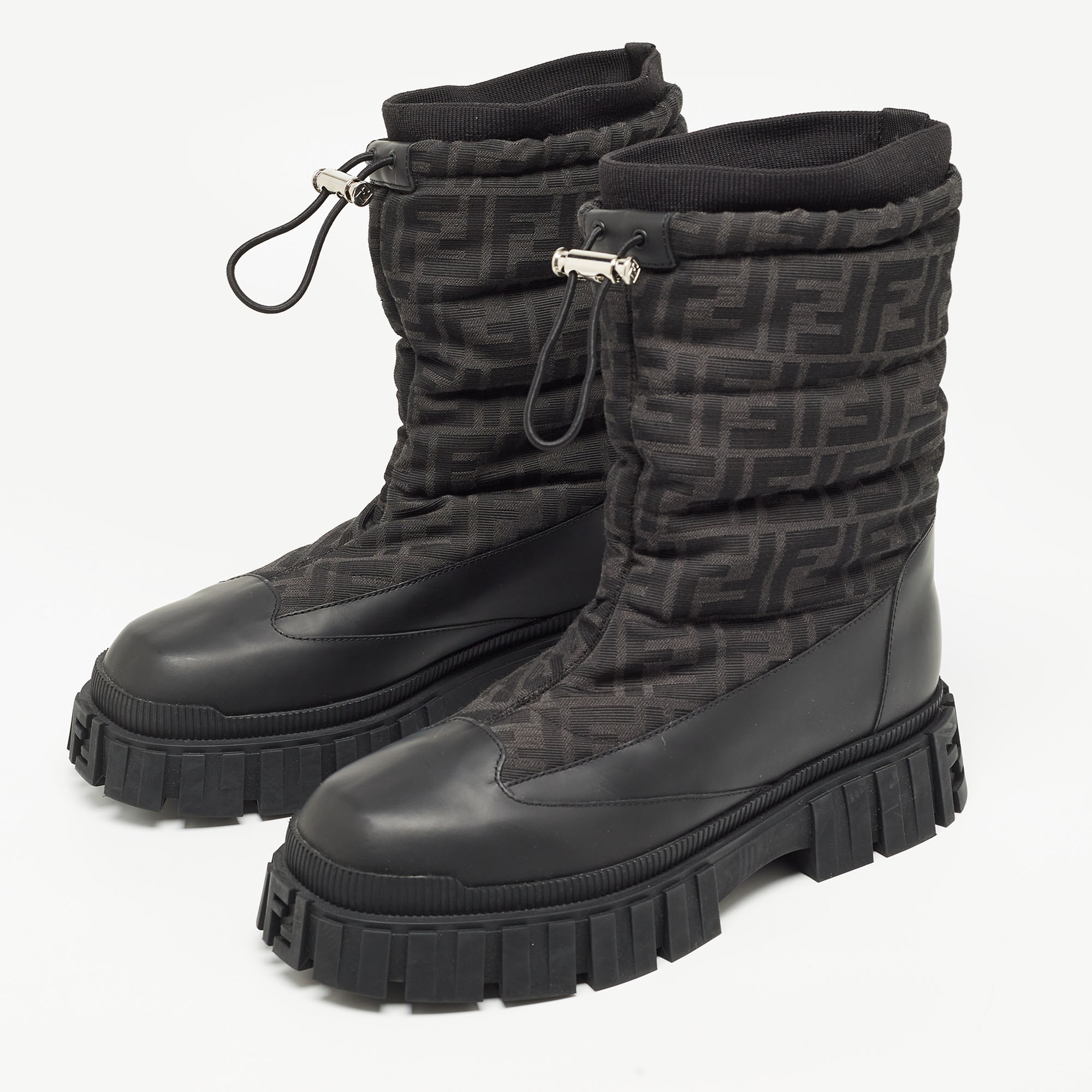 

Fendi Black Fabric and Leather Snow Boots Size