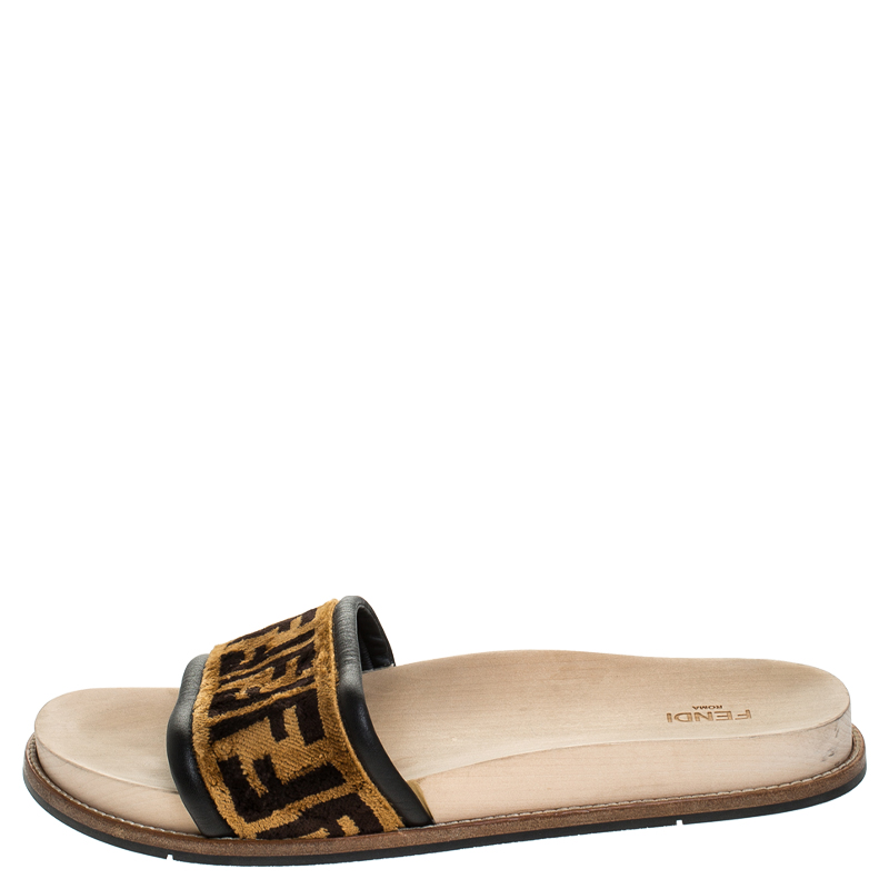 

Fendi Zucca Velvet Flat Slides Sandals Size, Brown