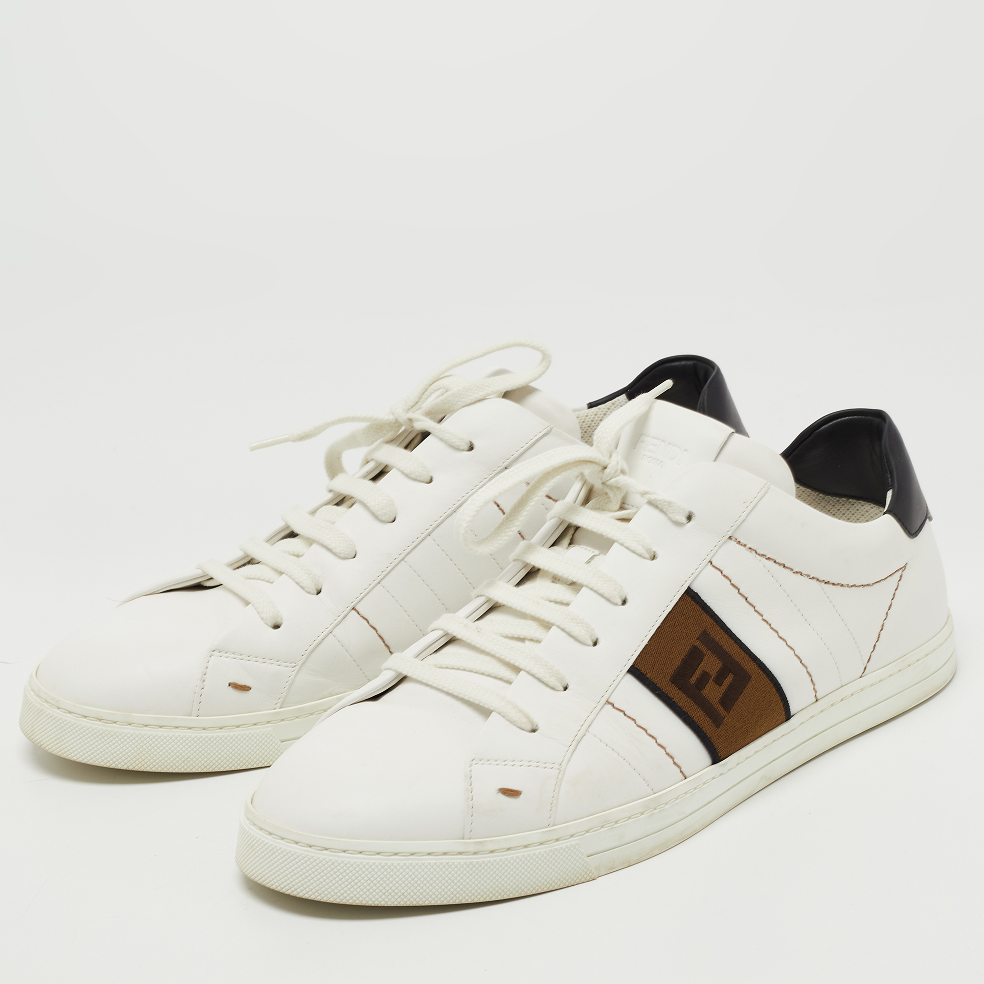

Fendi White/Black Leather Low Top Sneakers Size