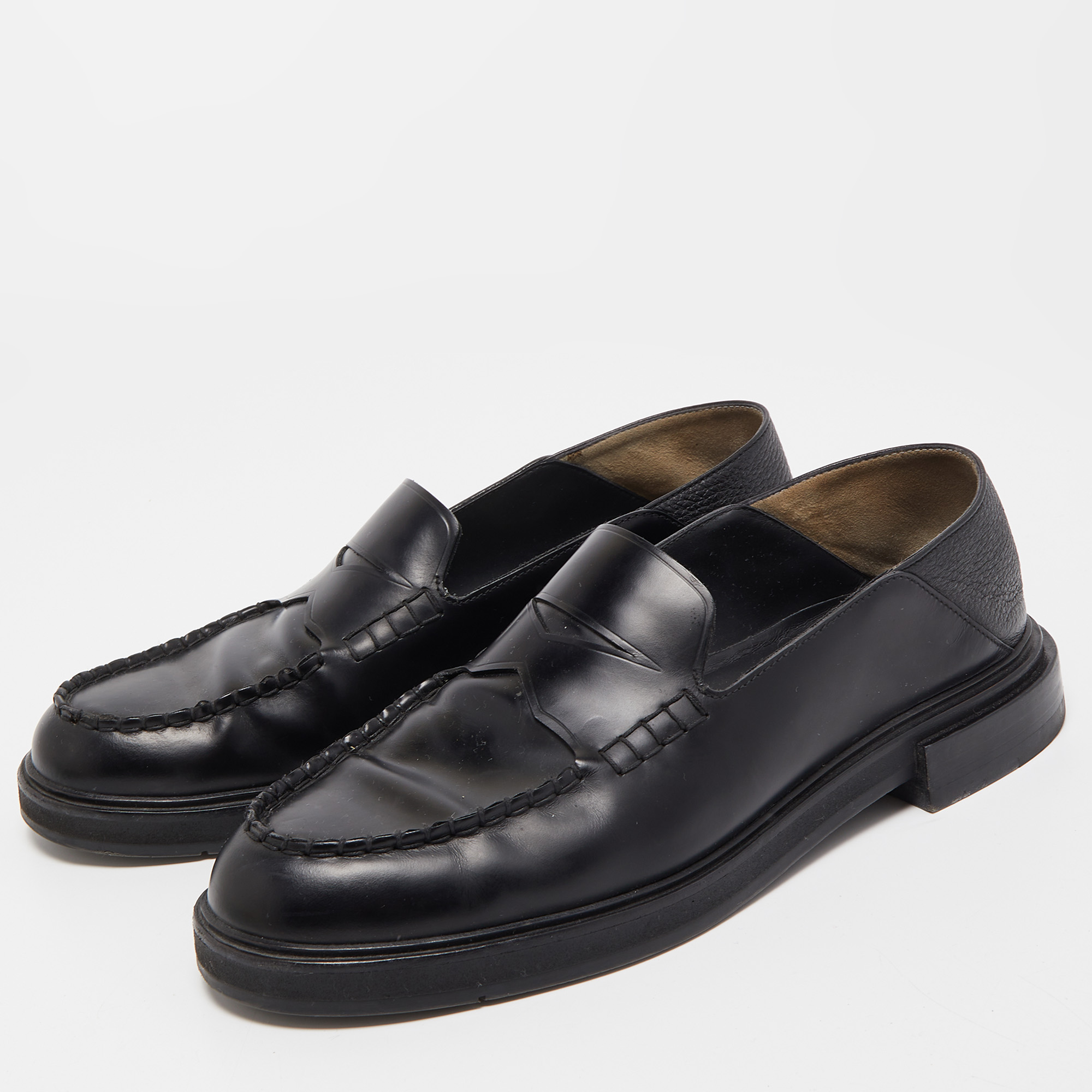 

Fendi Black Leather Slip on Loafers Size