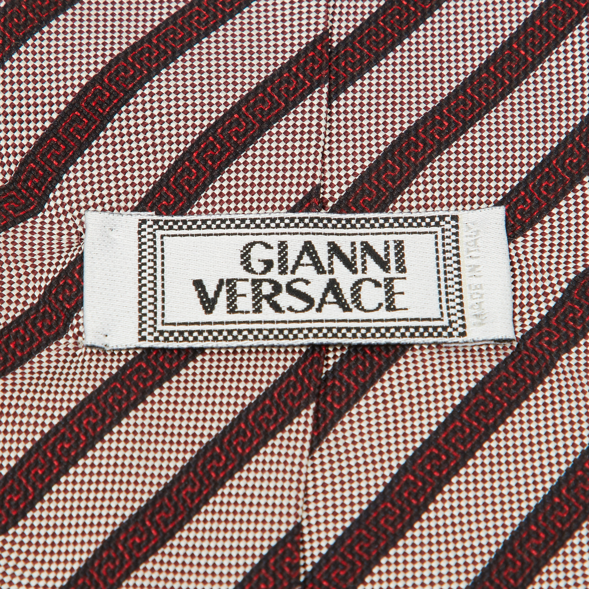 Gianni Versace Vintage Red Printed Silk Traditional Tie 