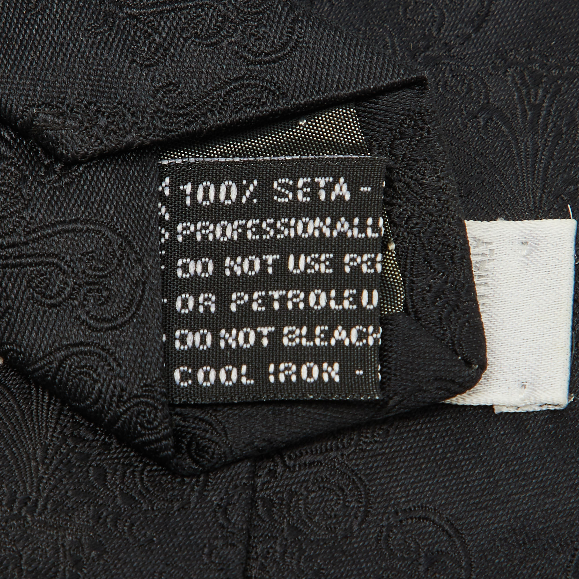 Gianni Versace Vintage Black Silk Traditional Tie 