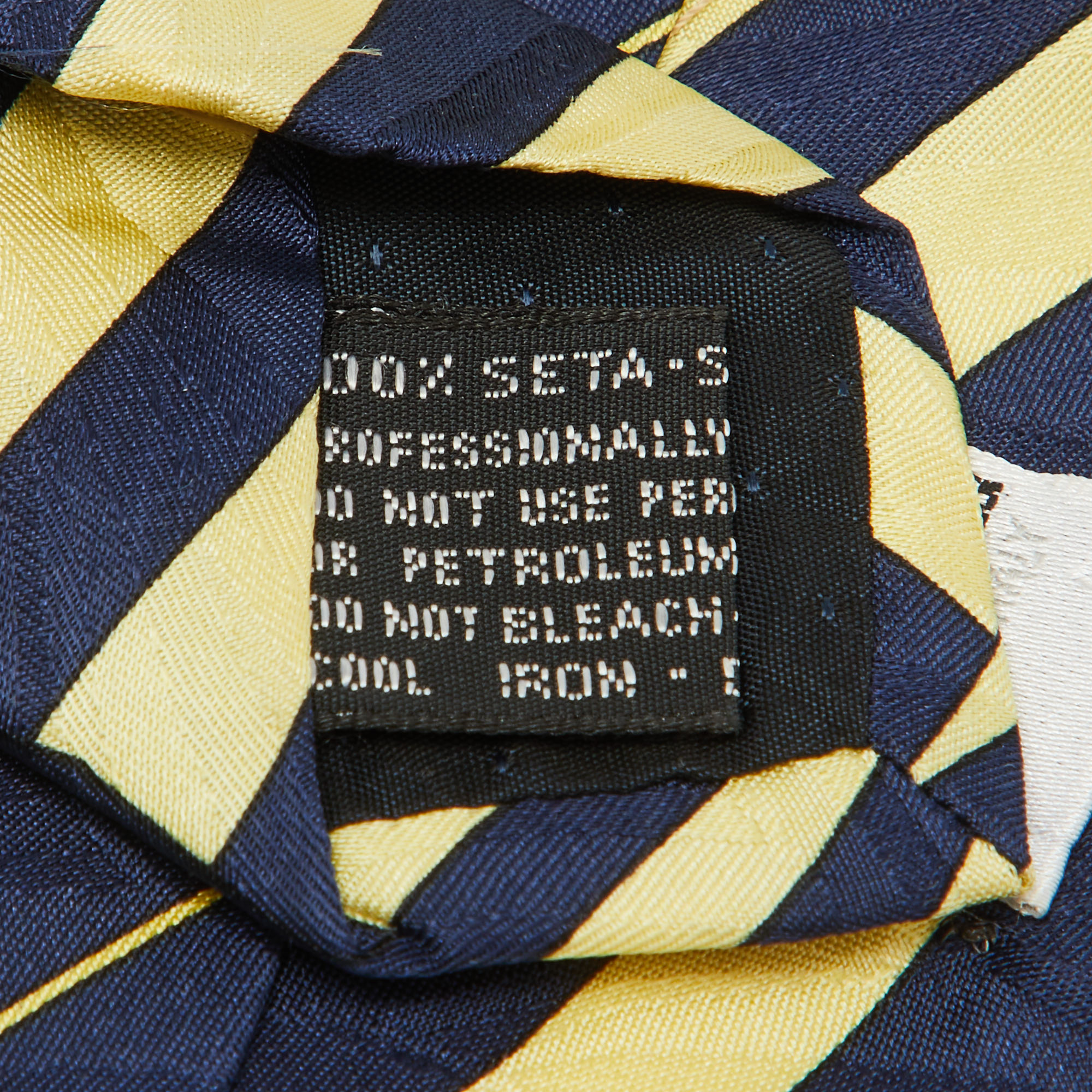 Gianni Versace Vintage Yellow/Blue Print Silk Traditional Tie 