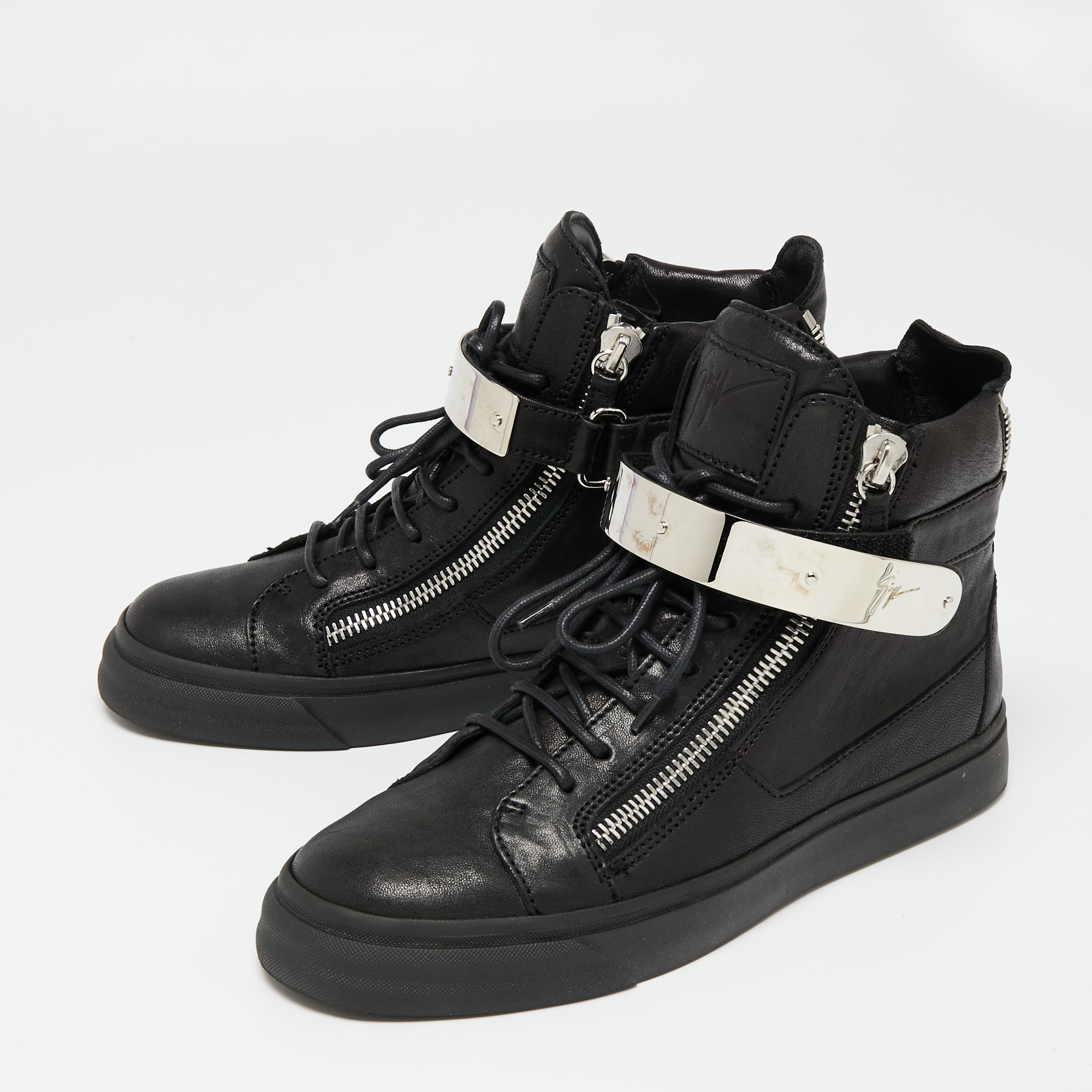 

Giuseppe Zanotti Black Leather Single Bangle High Top Sneakers Size