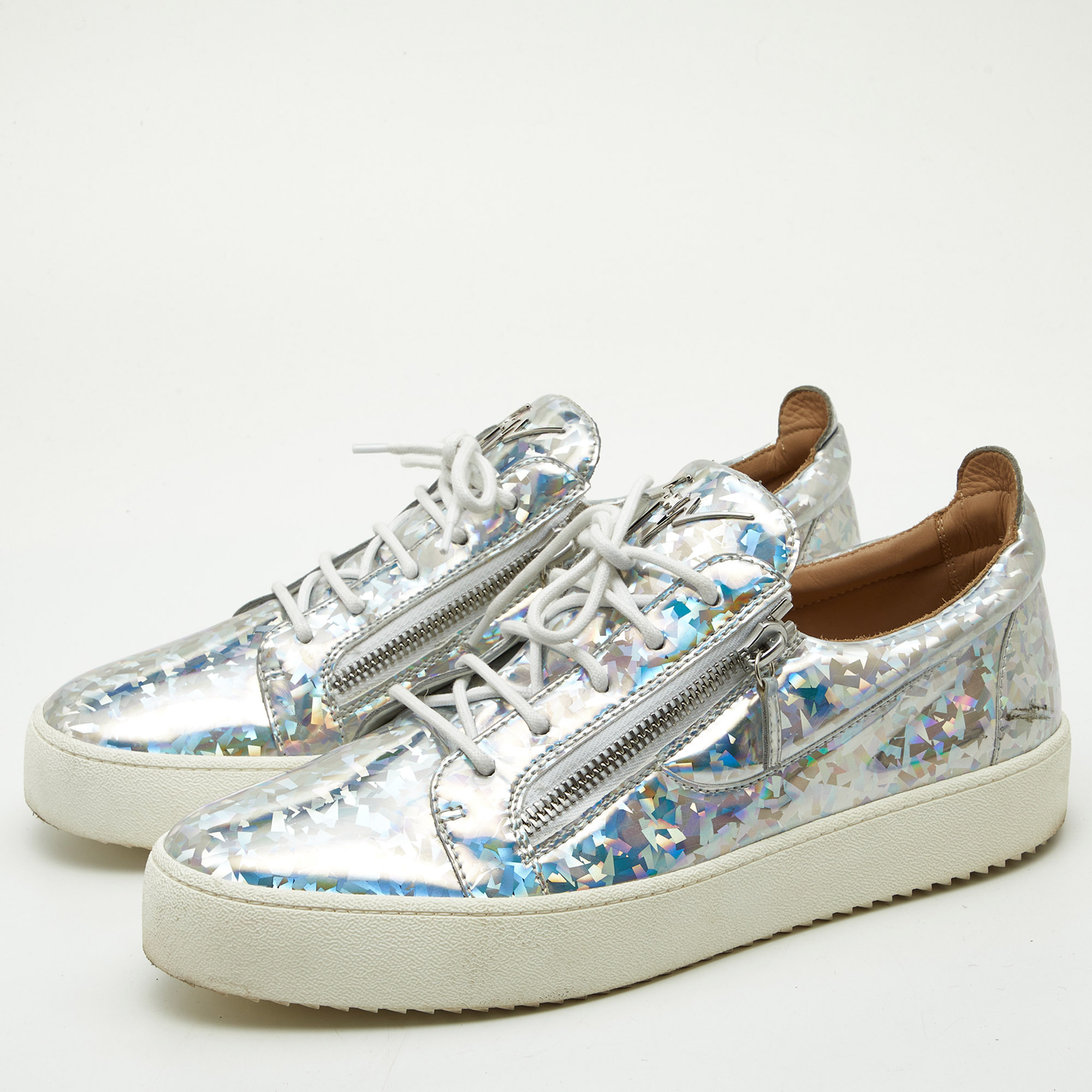 

Giuseppe Zanotti Silver Holographic Leather Gail Lace Up Sneakers Size