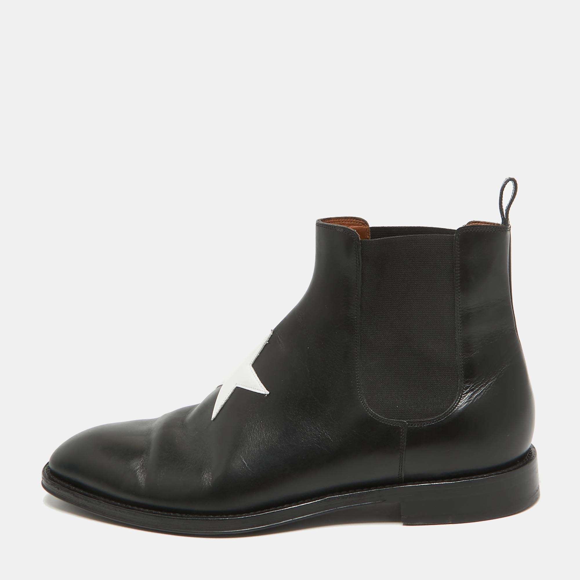 

Givenchy Black Leather Star Chelsea Boots Size