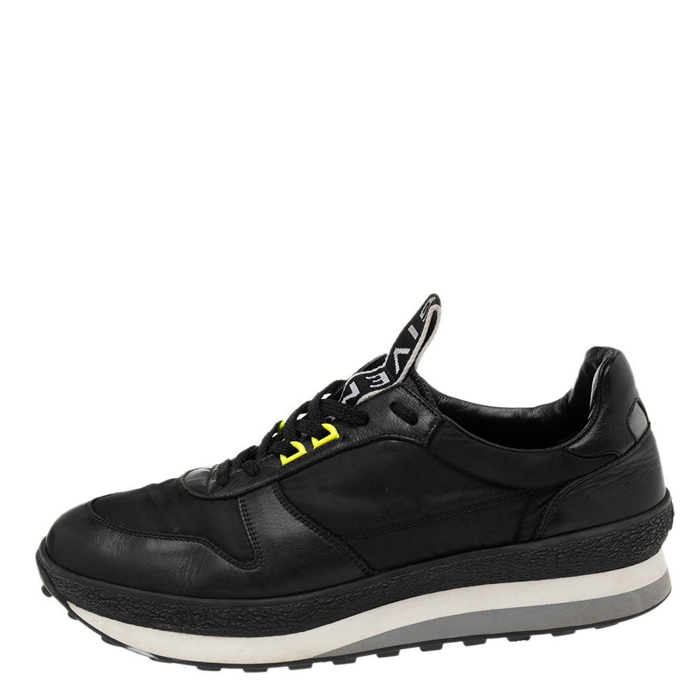 

Givenchy Black Nylon And Leather TR3 Runner Low Top Sneakers Size