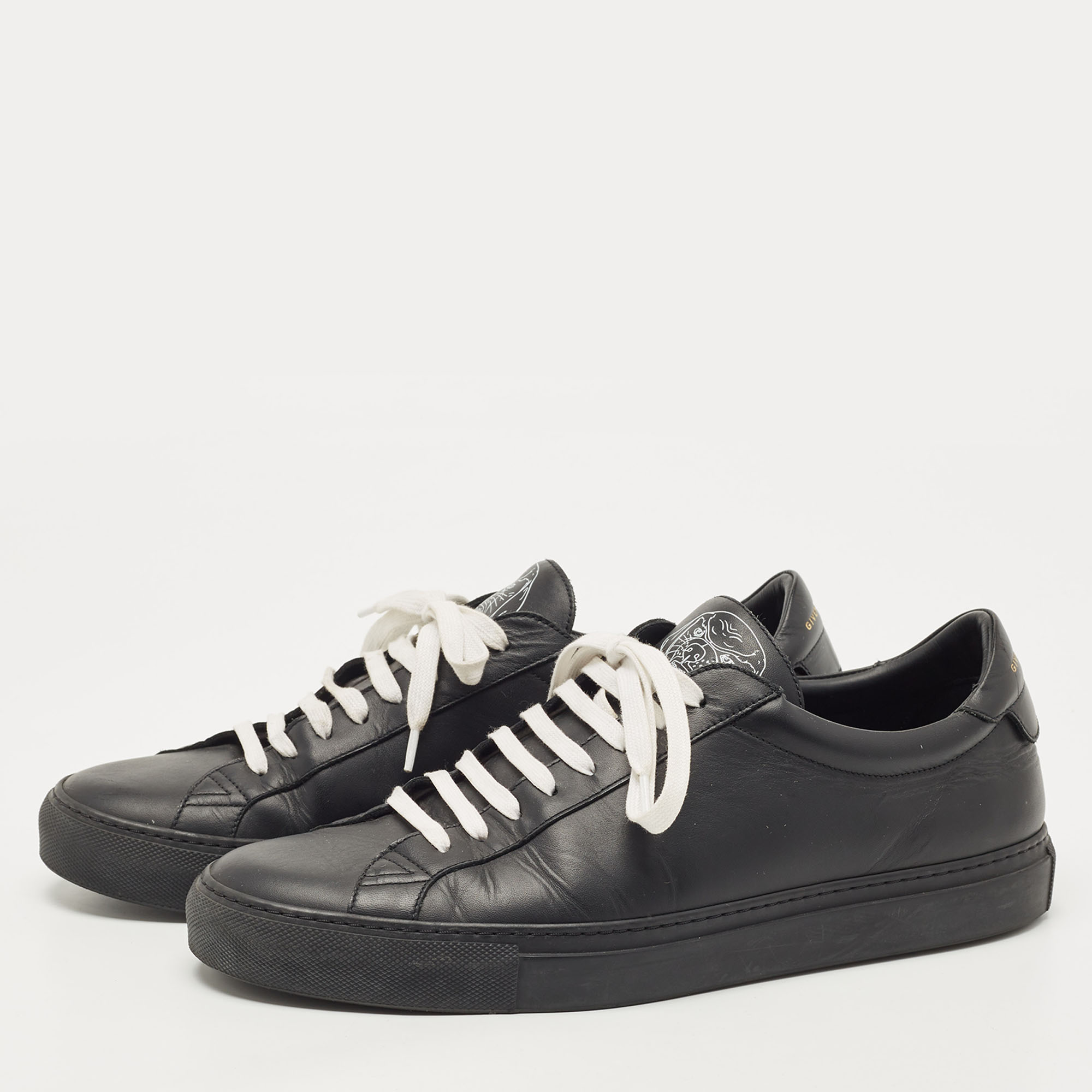 

Givenchy Black Leather Low Top Sneakers Size