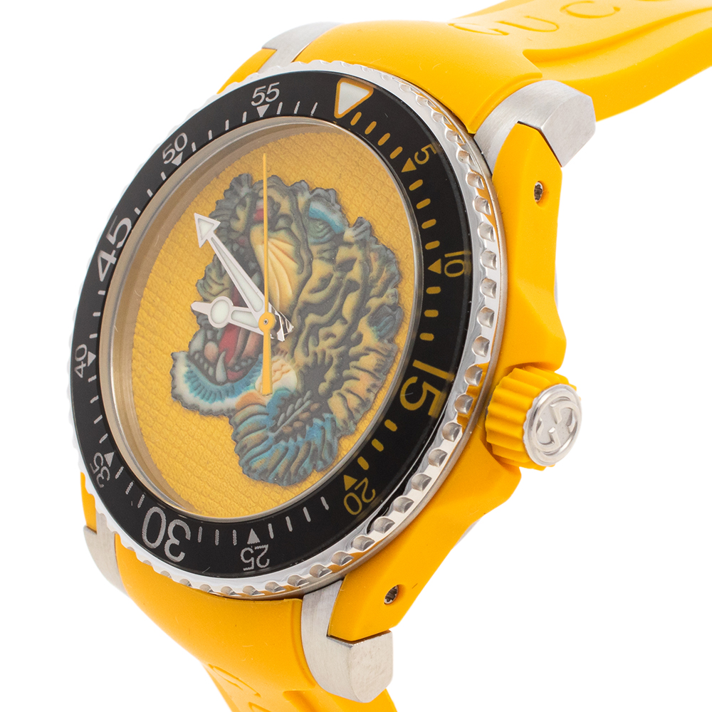 

Gucci Yellow Stainless Steel Rubber Tiger Motif Dive YA136317 Men's Wristwatch