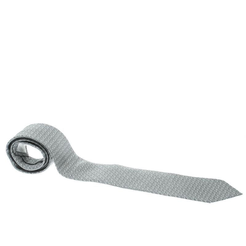 Pre Owned ربطة عنق تقليدية غوتشي حرير بنقوش GG متشابكة رصاصية وبيج