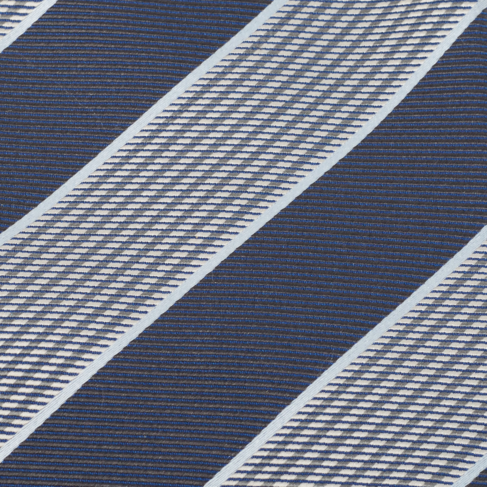 

Gucci Navy Blue Diagonal Striped Silk Traditional Tie