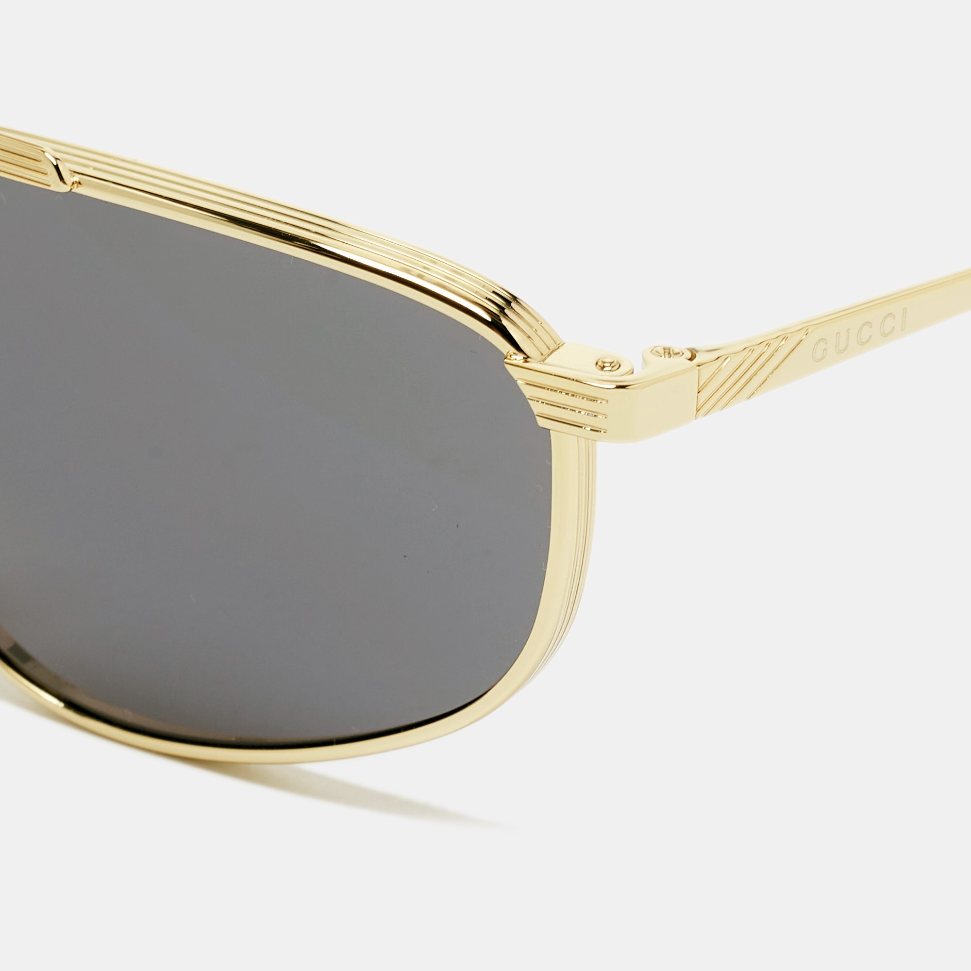 

Gucci Black/Gold Metal Frame Aviator Sunglasses