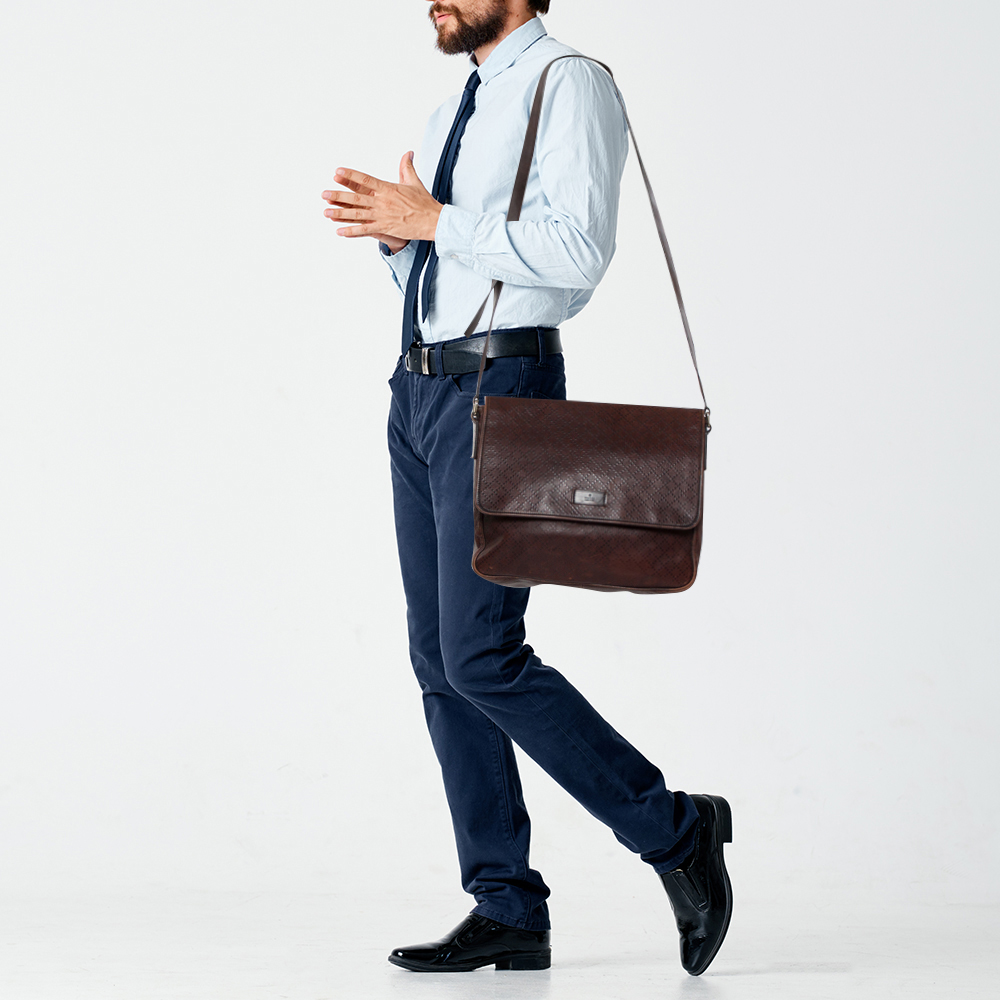 

Gucci Brown Diamante Leather Messenger Bag