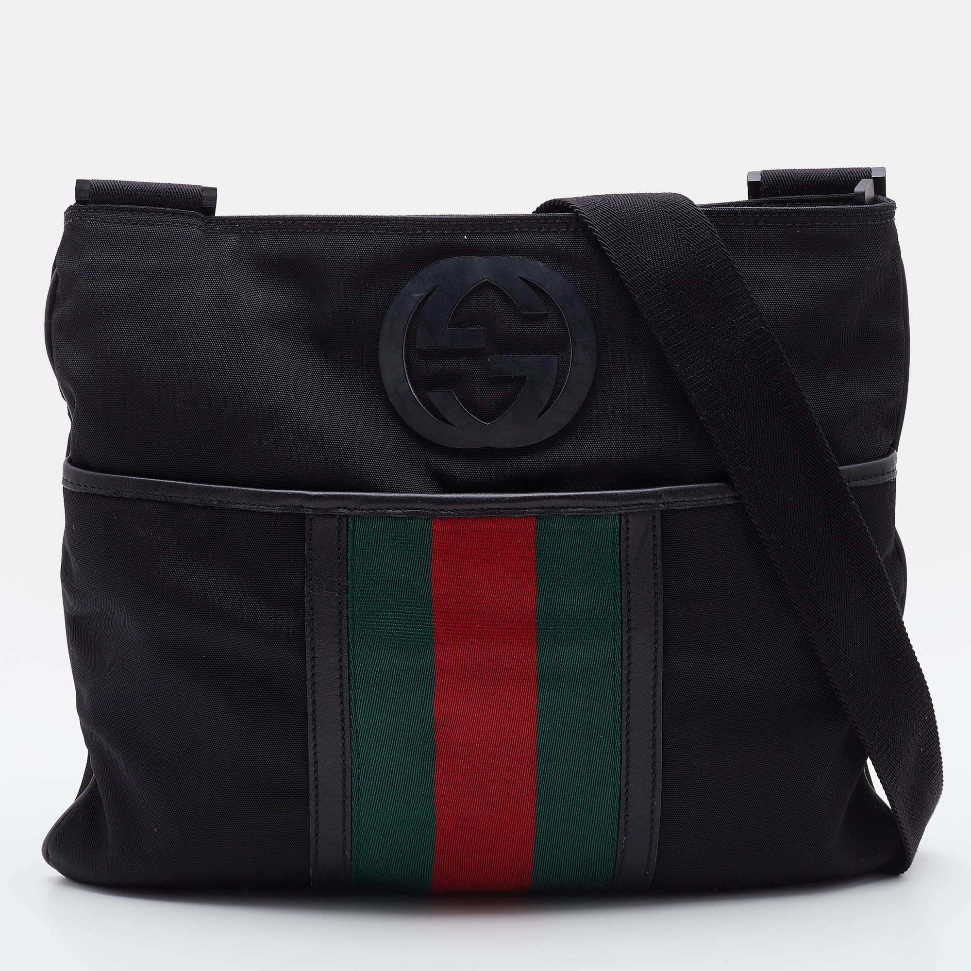 Pre-owned Gucci Black Nylon And Leather Flat Web Messenger Bag